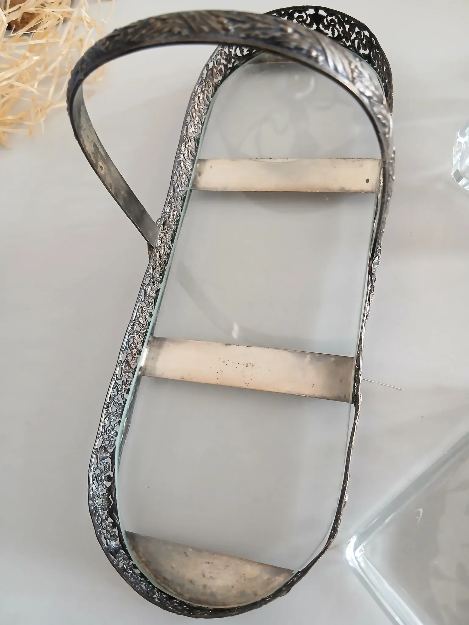 Louis XVI style table servant for hors d'oeuvres in silver-plated metal and glass.