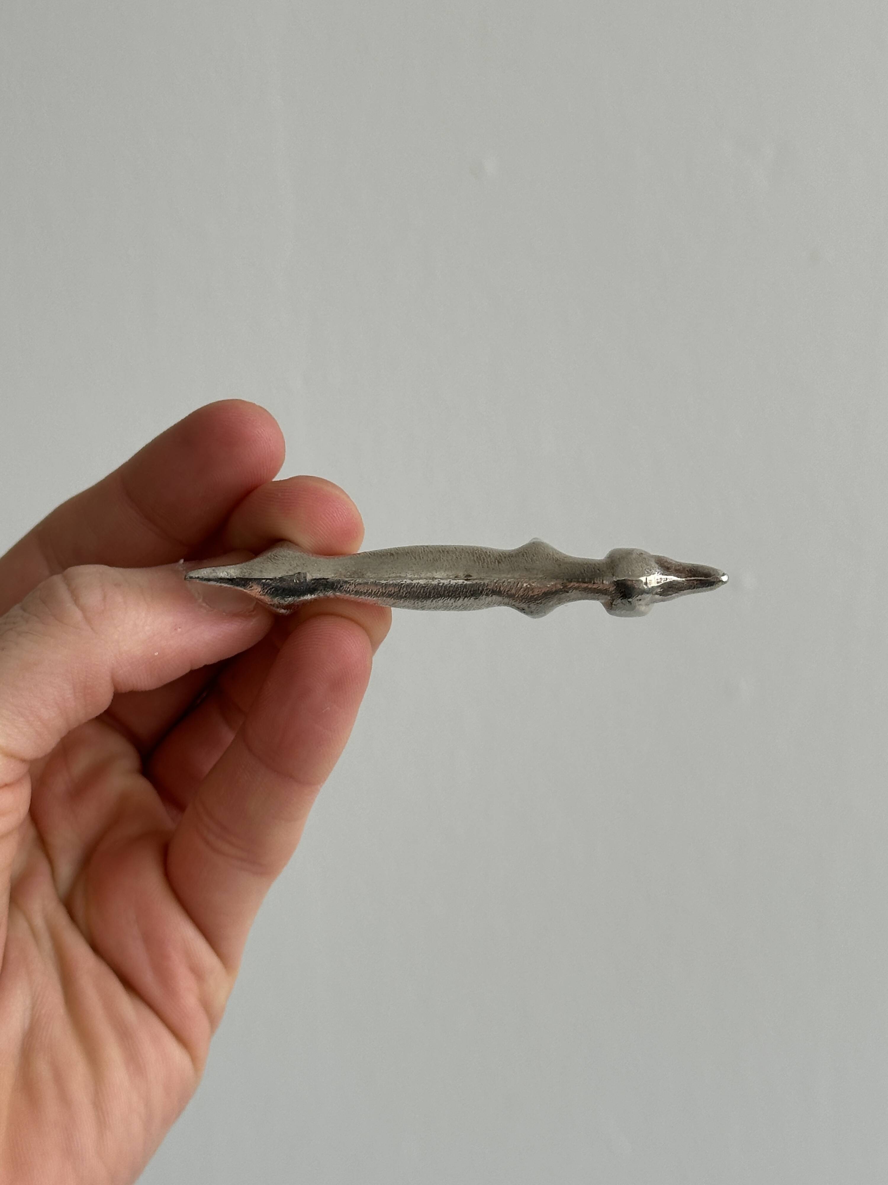 6 metal dachshund knife holders