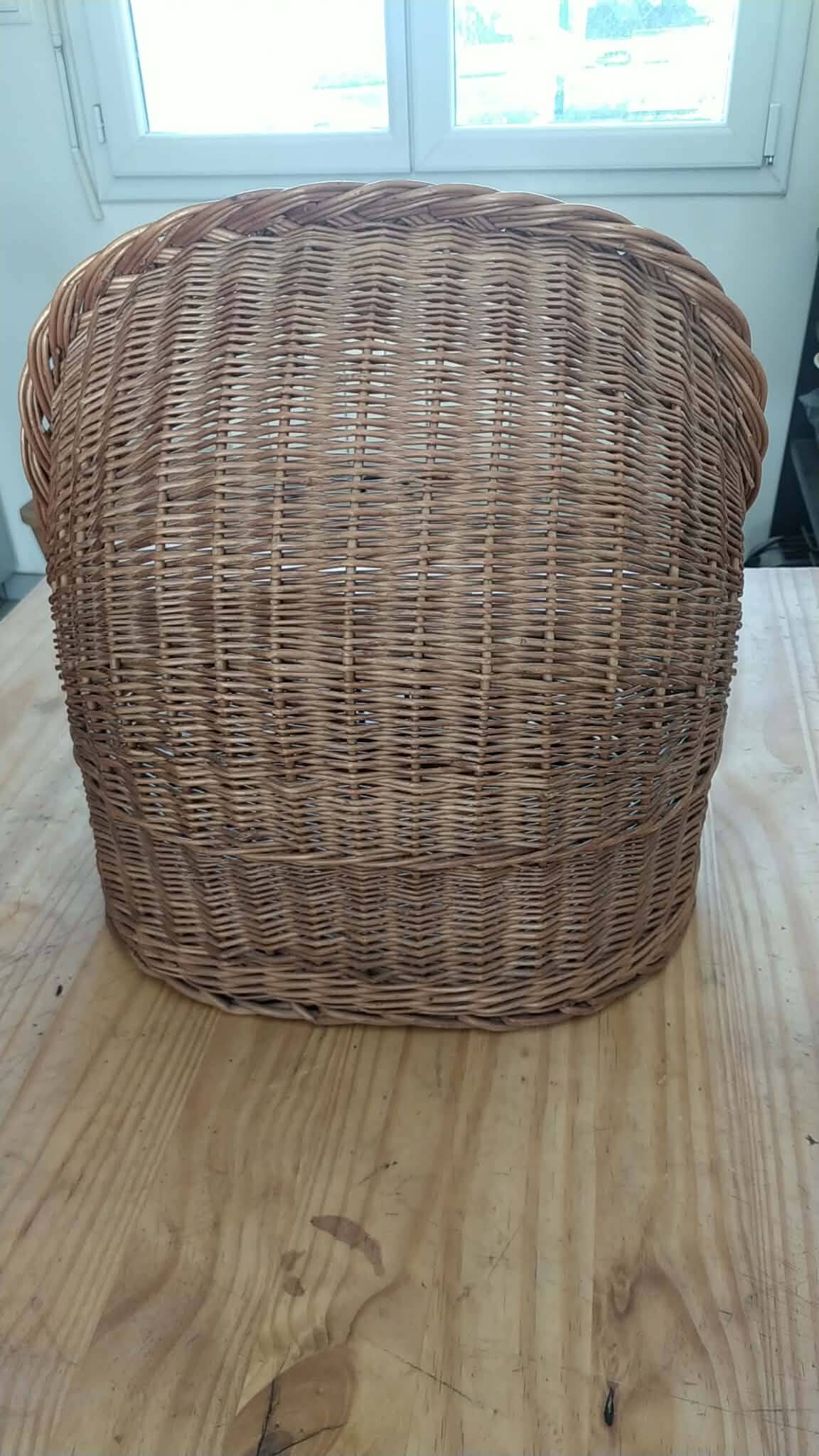 Half-roofed woven rattan niche basket