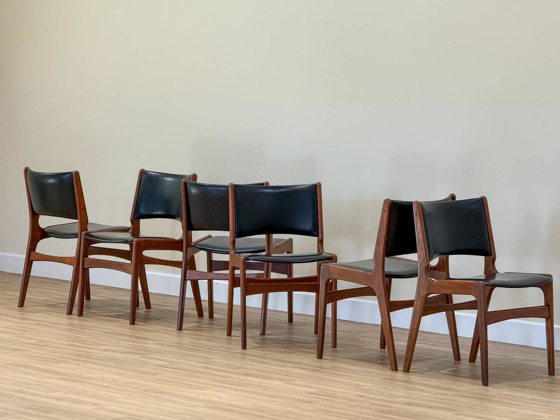 Set of 6 Dining chairs by Erik Buch Denmark 1960s
