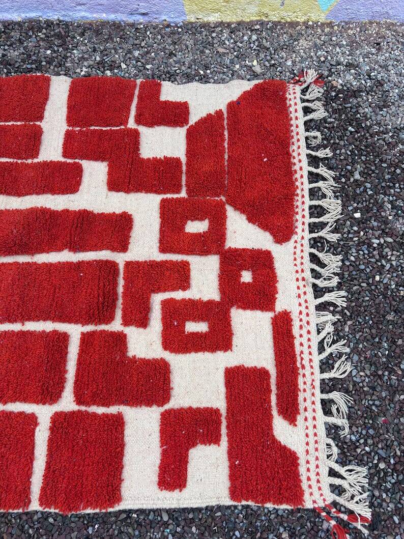 Handmade traditional pure wool rug, red, size 150 x 250 cm.
