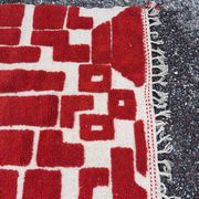 Handmade traditional pure wool rug, red, size 150 x 250 cm.