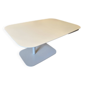 360-degree coffee table / Roberto Paoli for Ligne Roset
