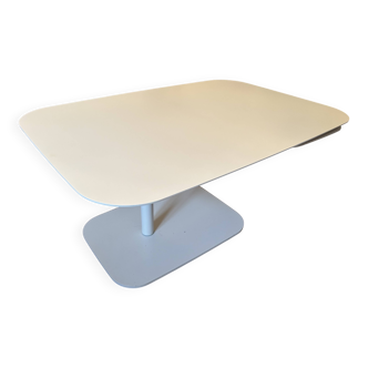 360-degree coffee table / Roberto Paoli for Ligne Roset