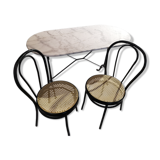 Table de bistrot dessus marbre piétement en fonte et 2 chaises