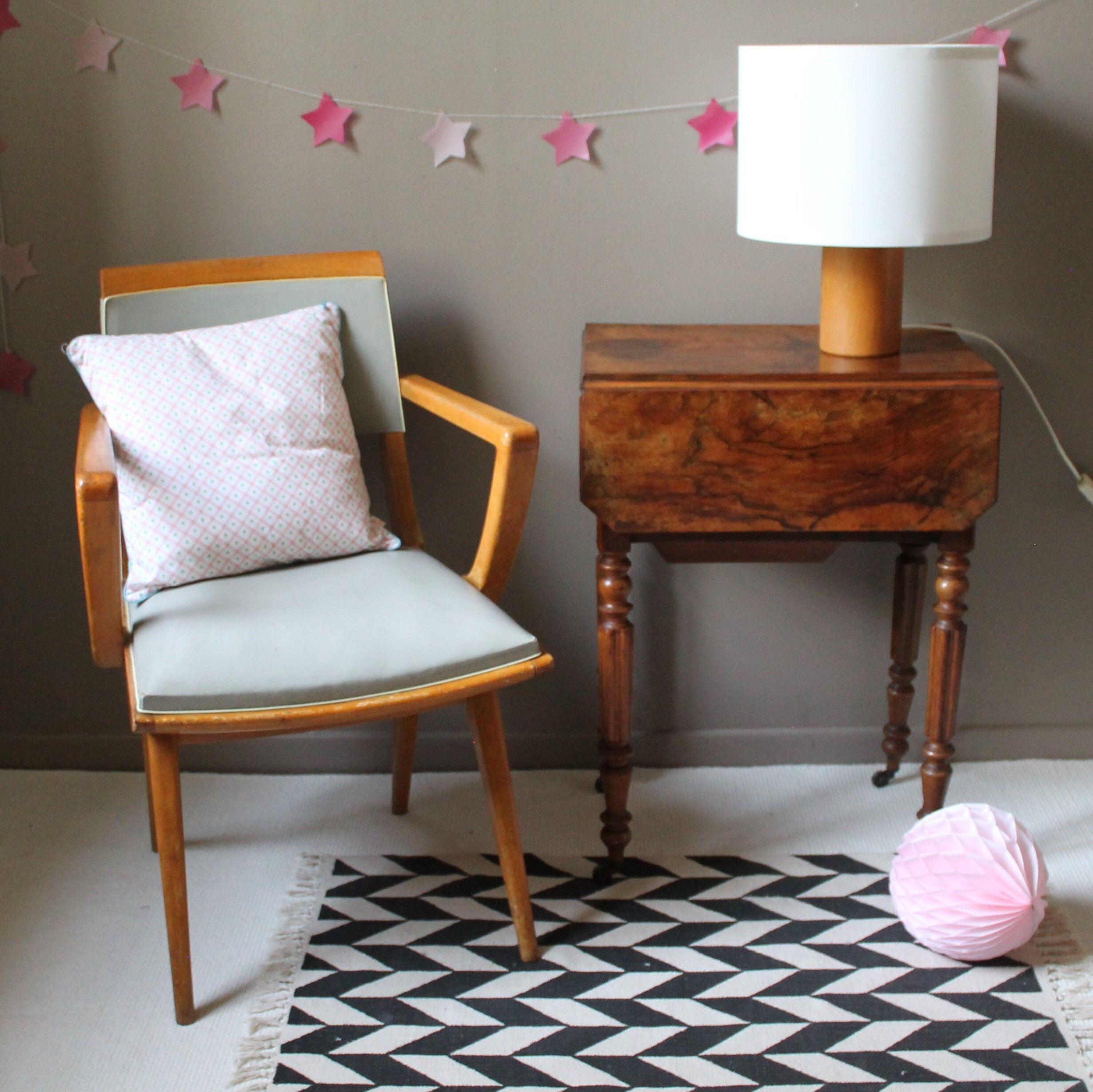 XiXe mahogany flap table