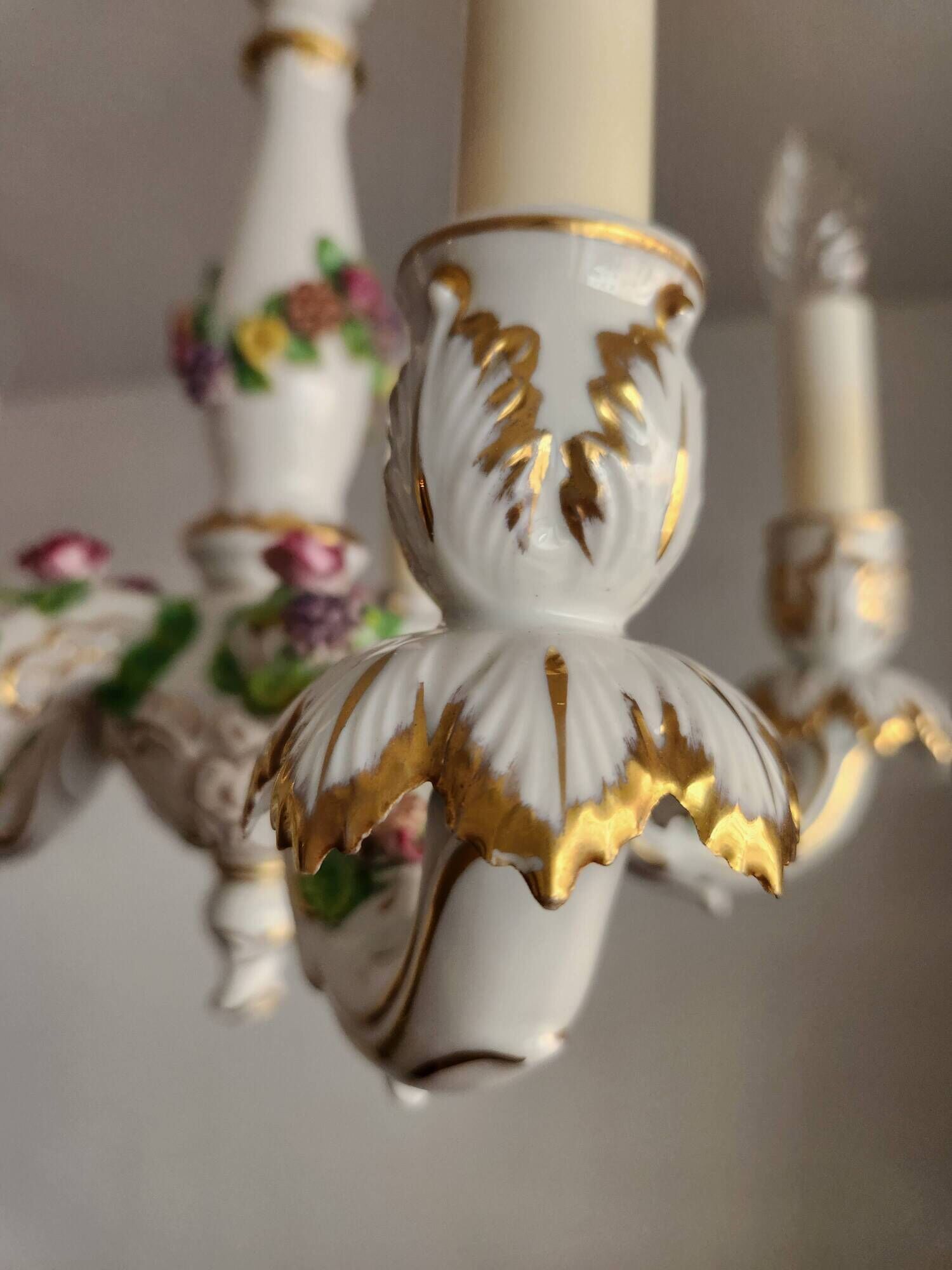 Handgeformt vergoldet vintage Porzellan Kronleuchter Capodimonte 1960er