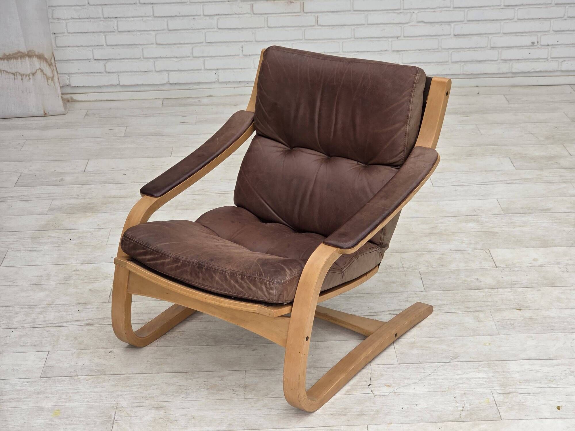 1970s, Swedish design by Åke Fribytter, armchair, leather, bentwood.