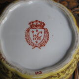 Pot covered Chinese ceramic