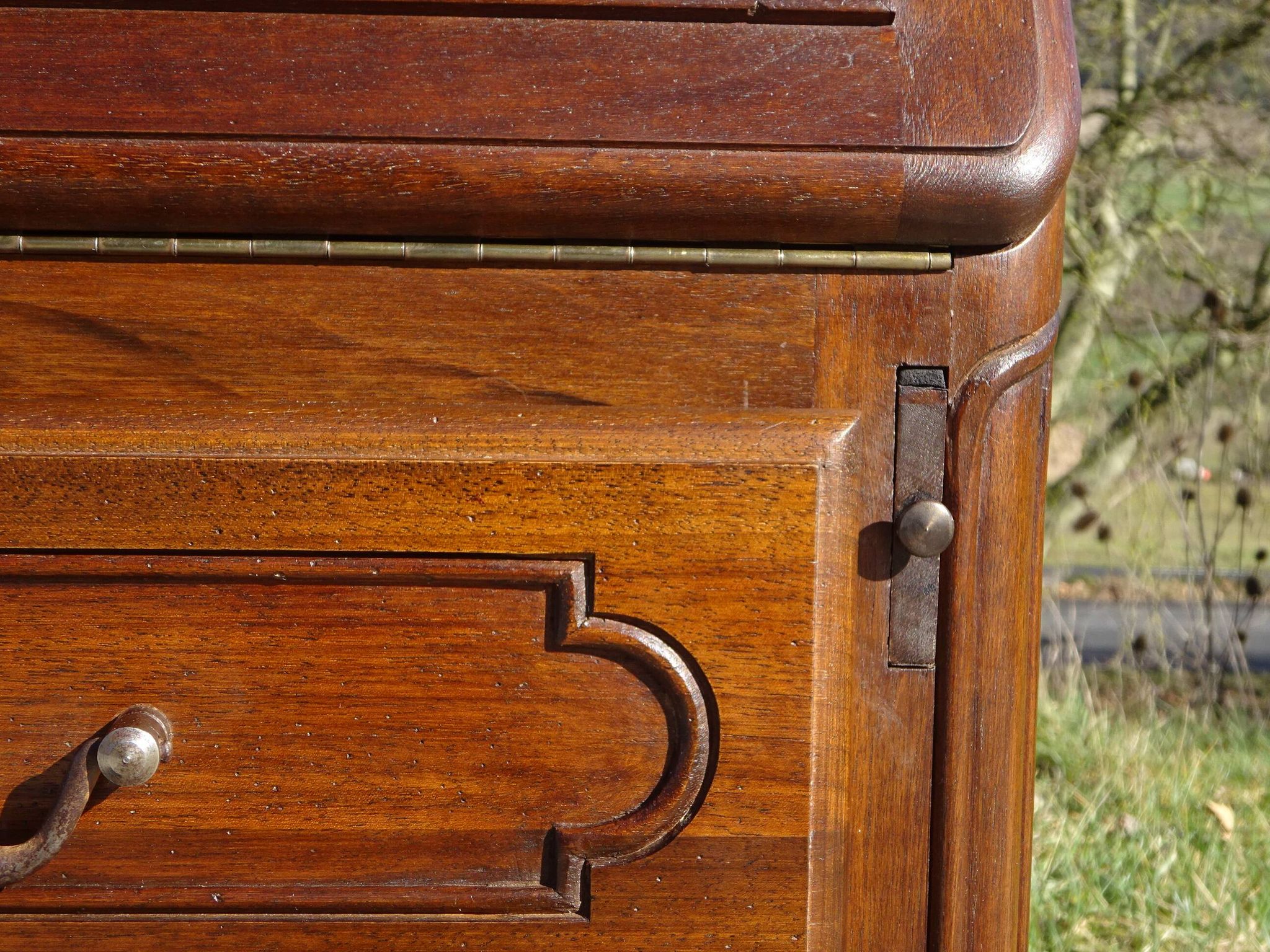 Commode, secrétaire, bibliothèque: meuble 3 en 1