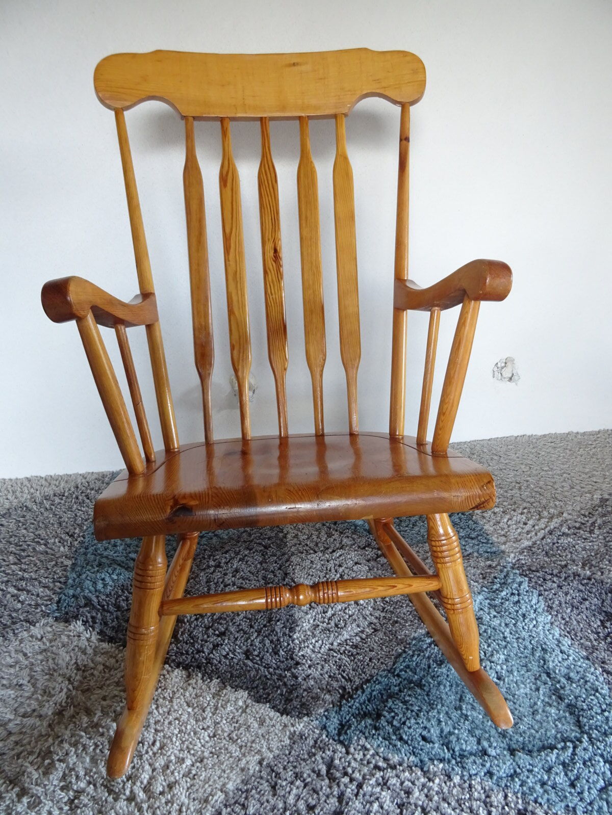 Rocking-chair fan folder