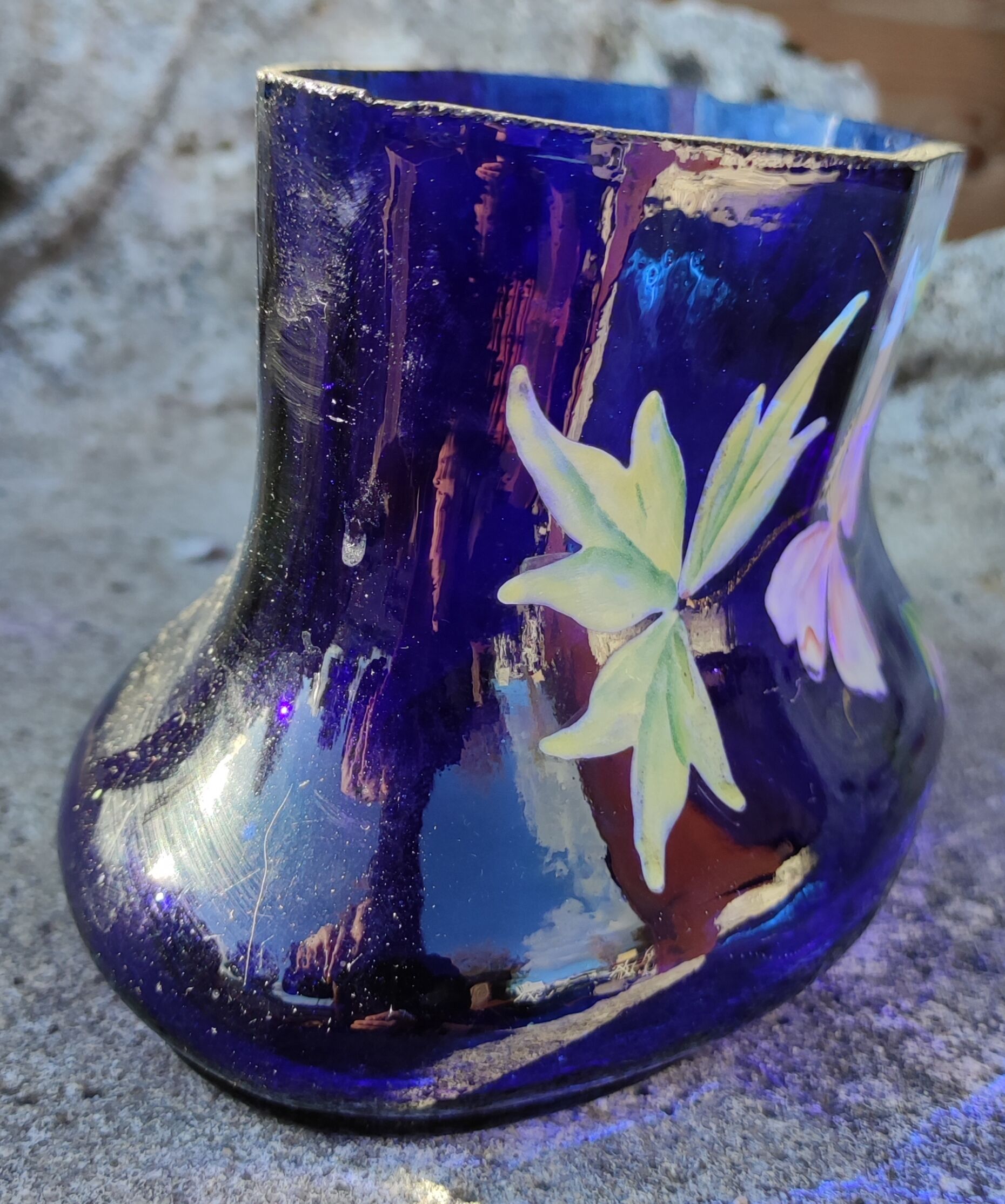 Old planter enamelled floral decoration