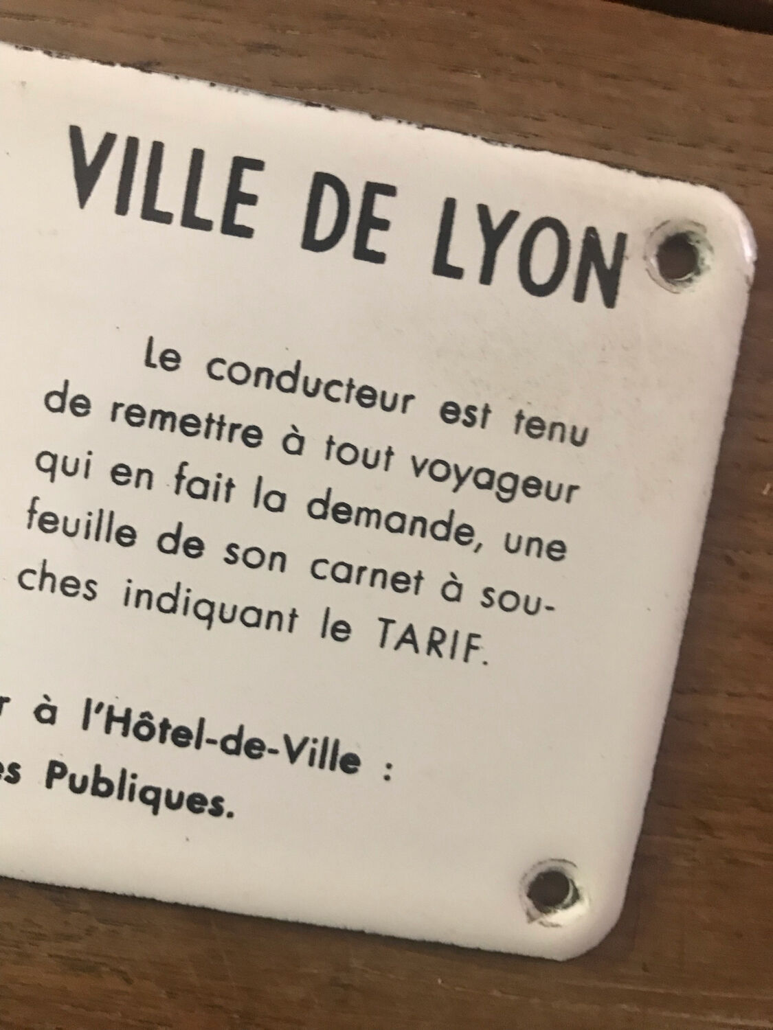Plaque émaillée de taxi lyonnais