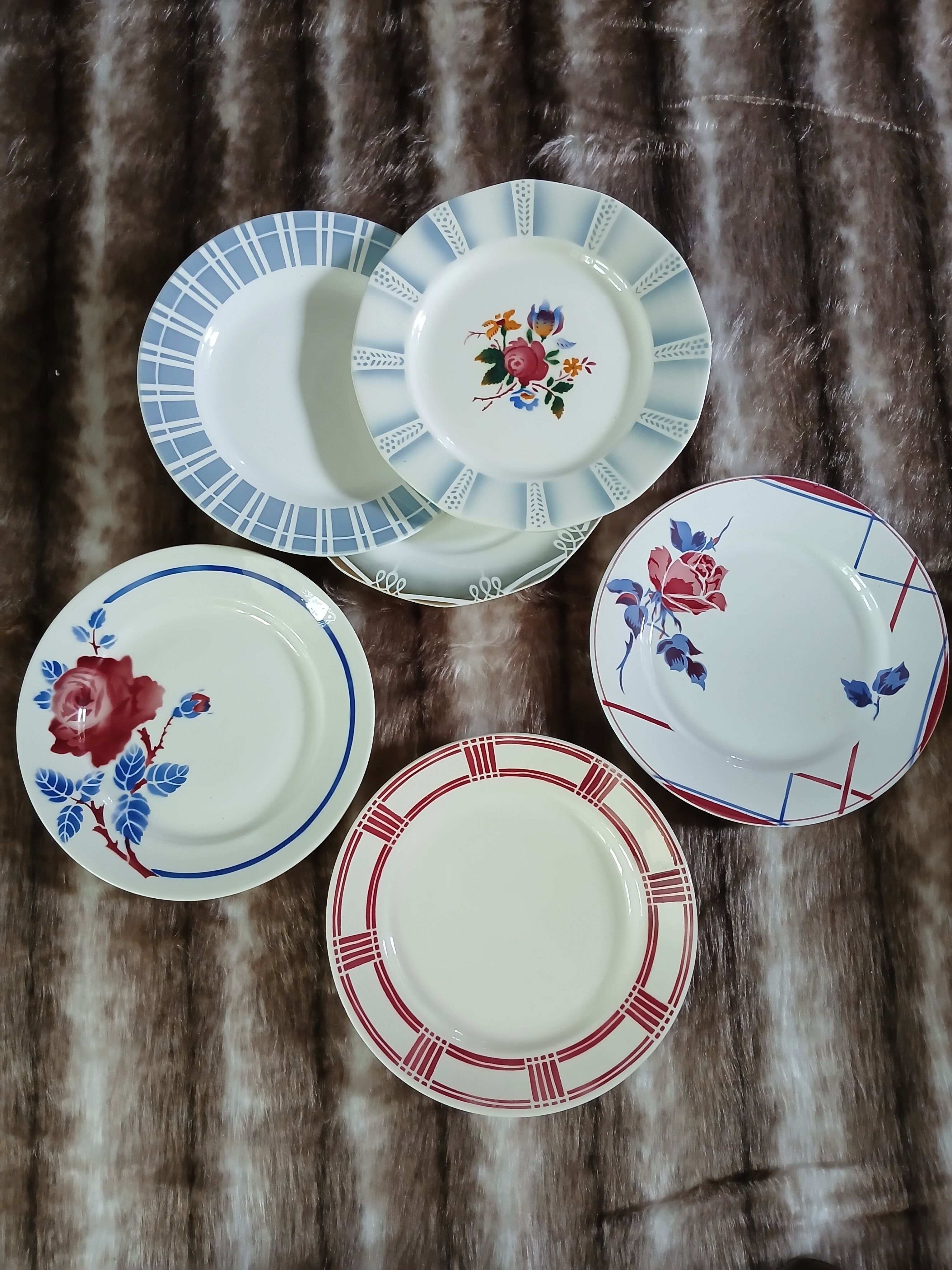 6 mismatched antique dinner plates
