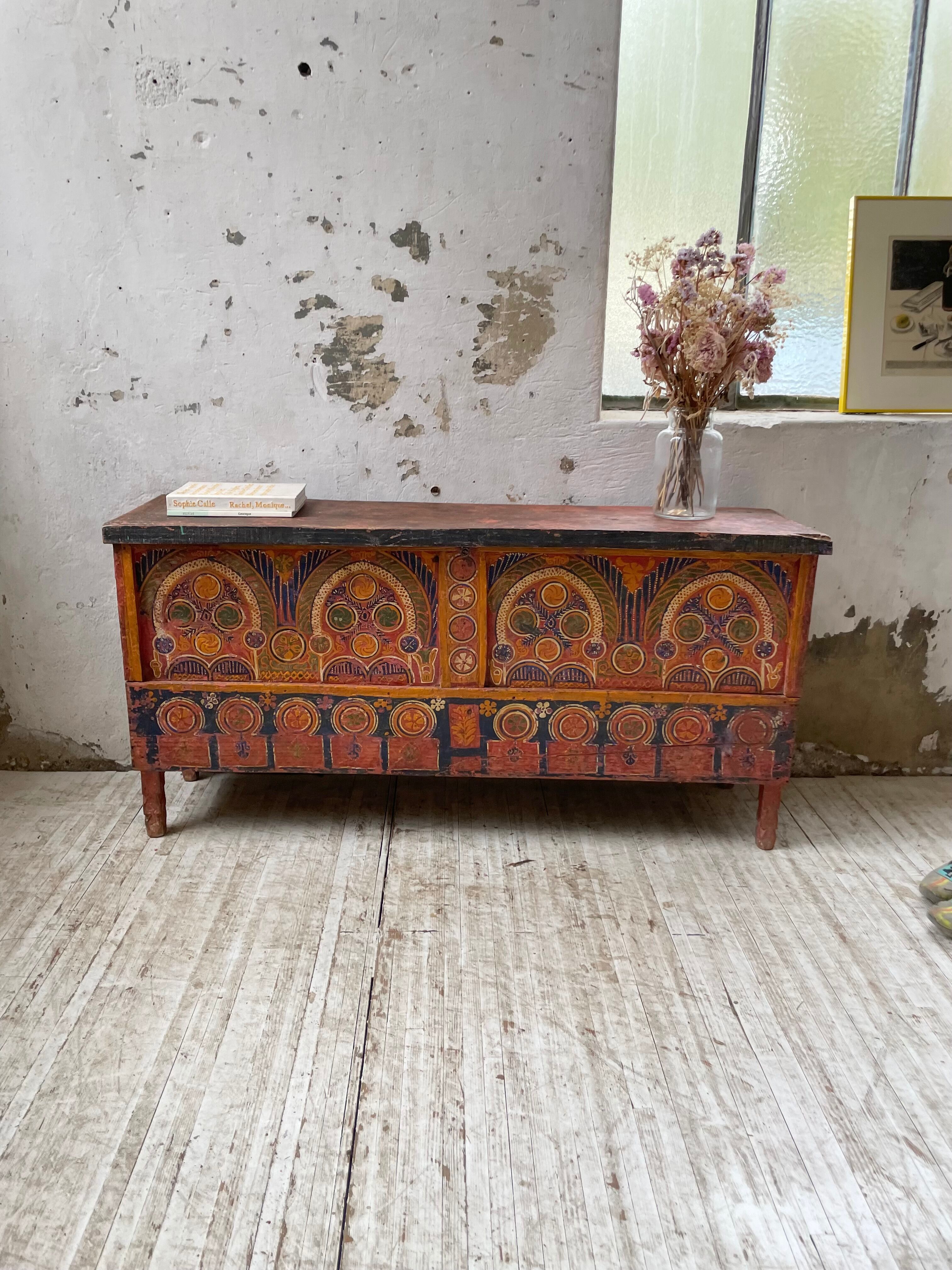 Coffre de mariage marocain polychrome années 50