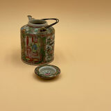 Théière en porcelaine de Chine Canton XIX°