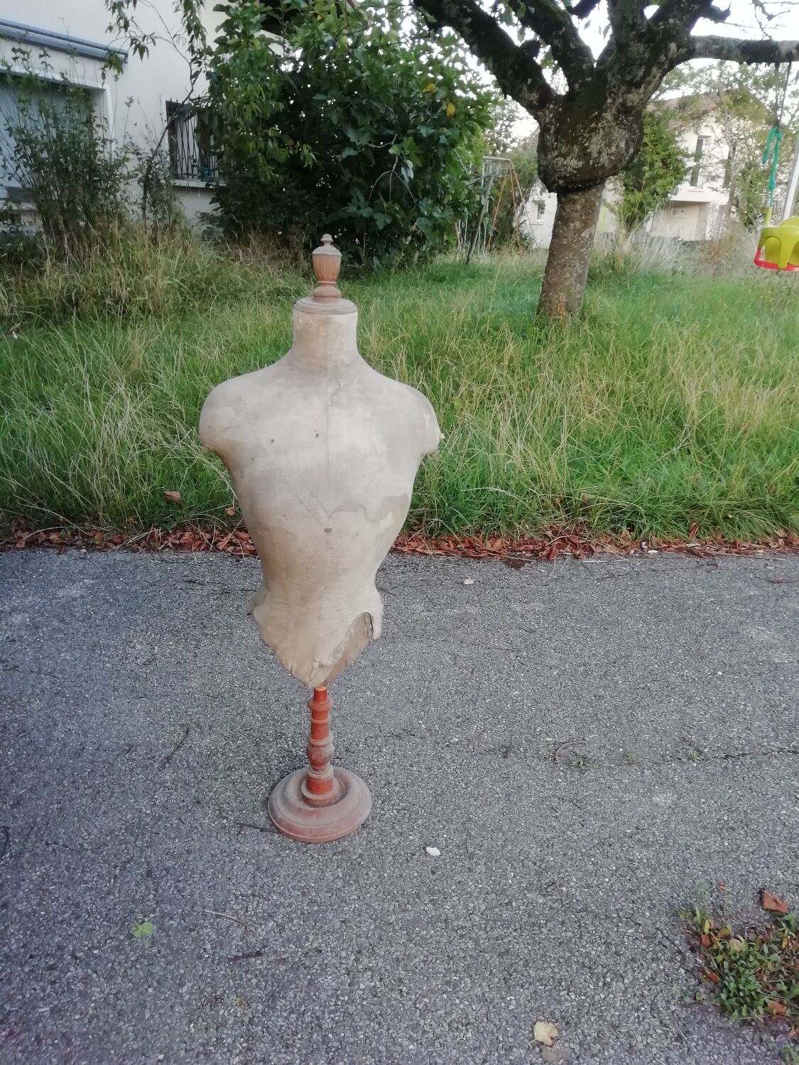 Sewing mannequin bust