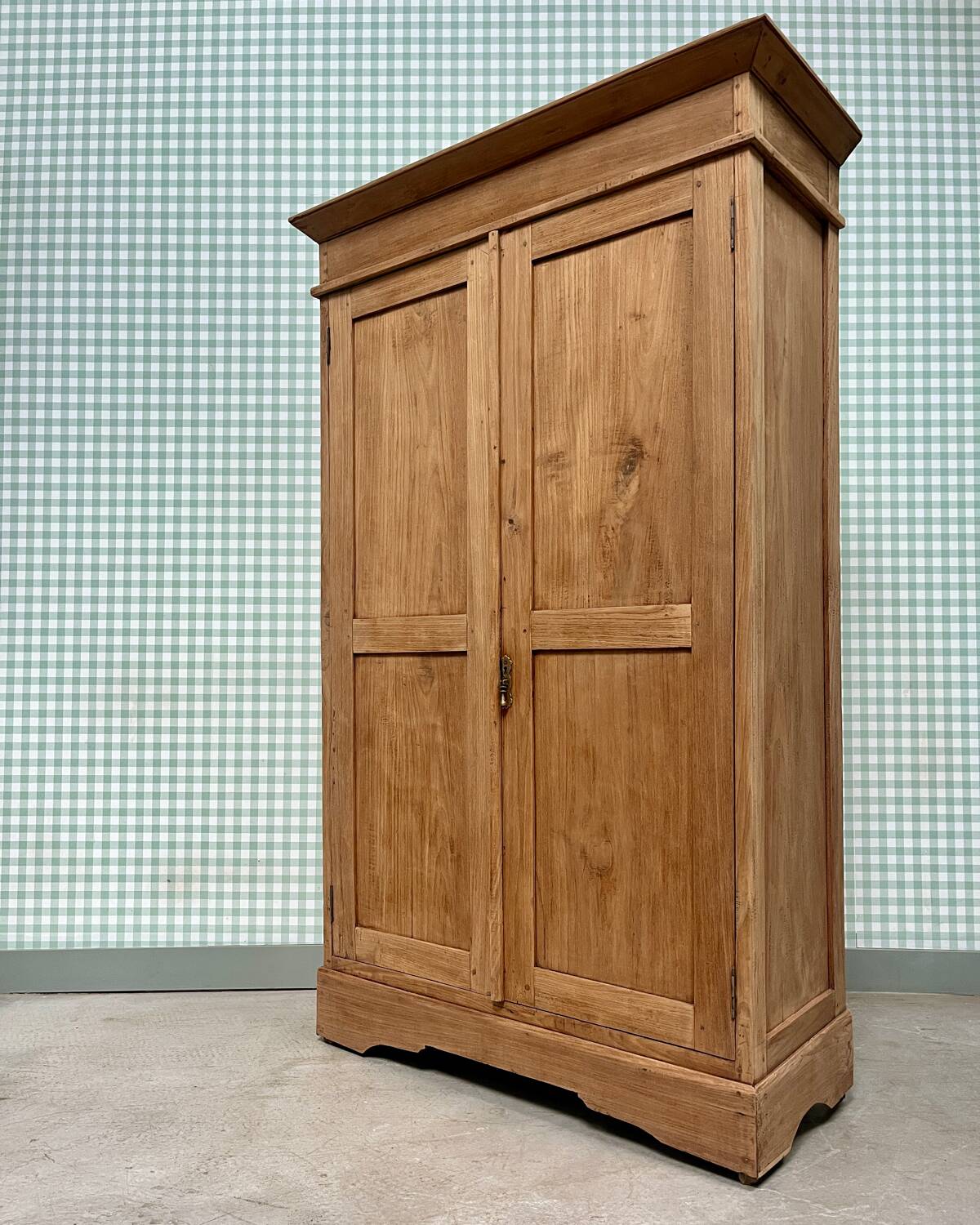Small cherry wood cabinet (renovated)