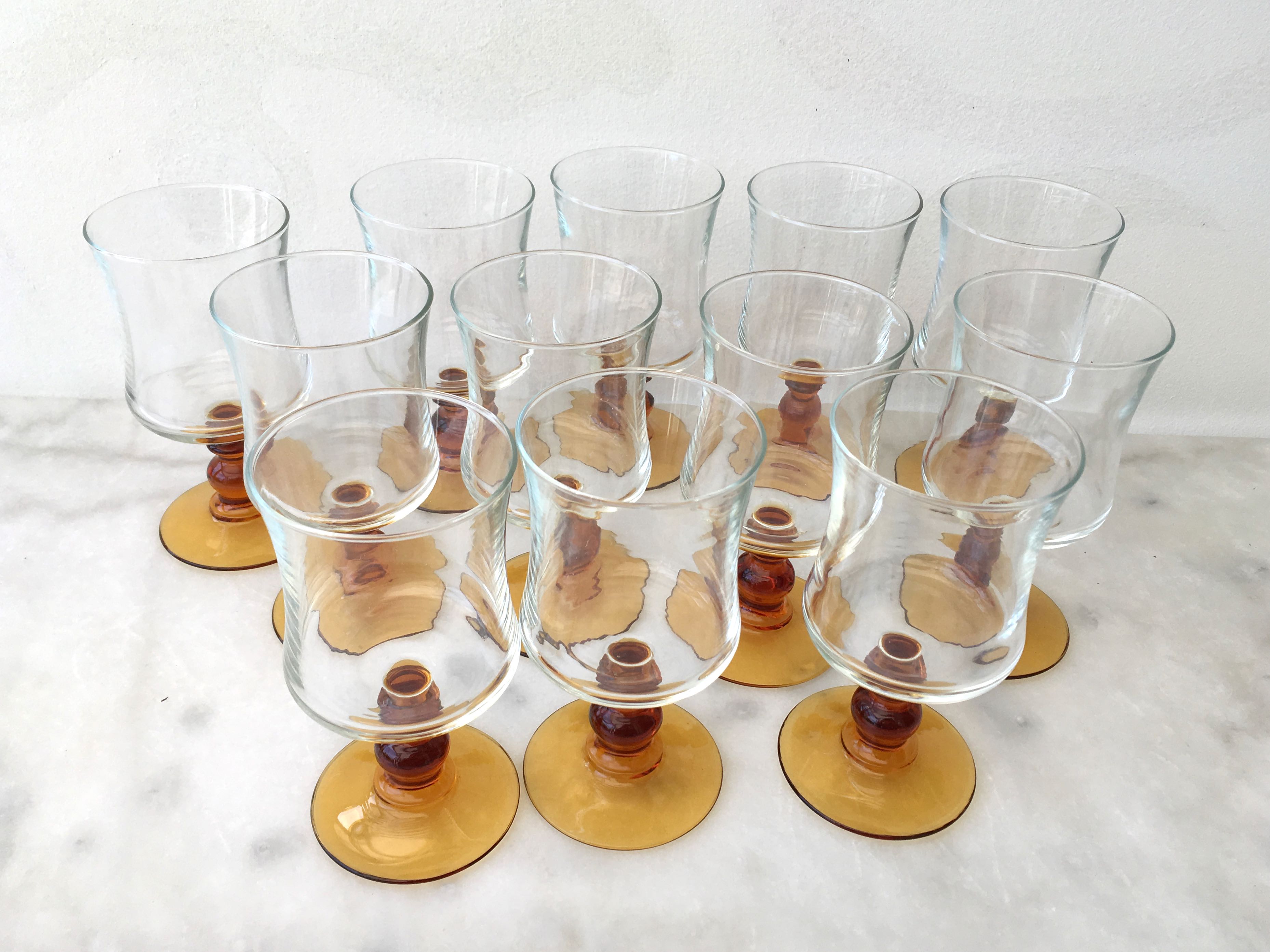 Set de 12 verres à vin vintage