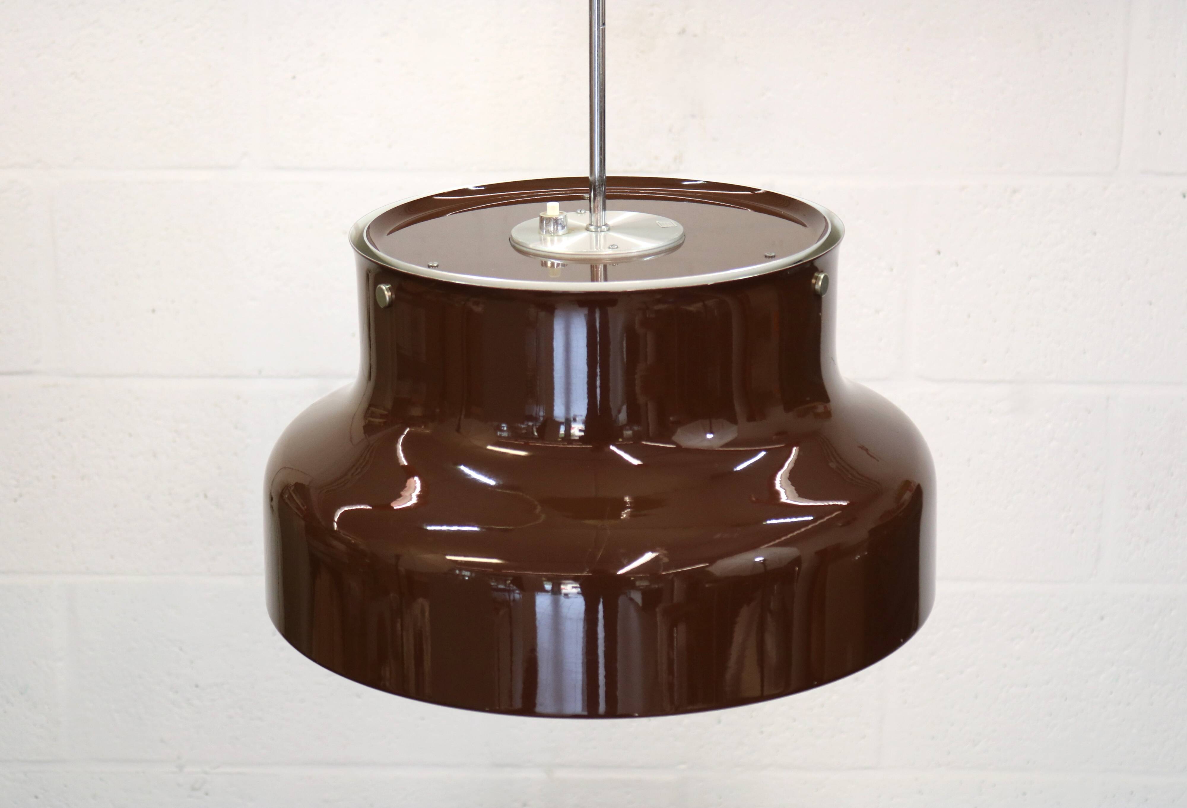 Suspension Bumling marron chocolat par Ateljé Lyktan conçue par Anders Pherson