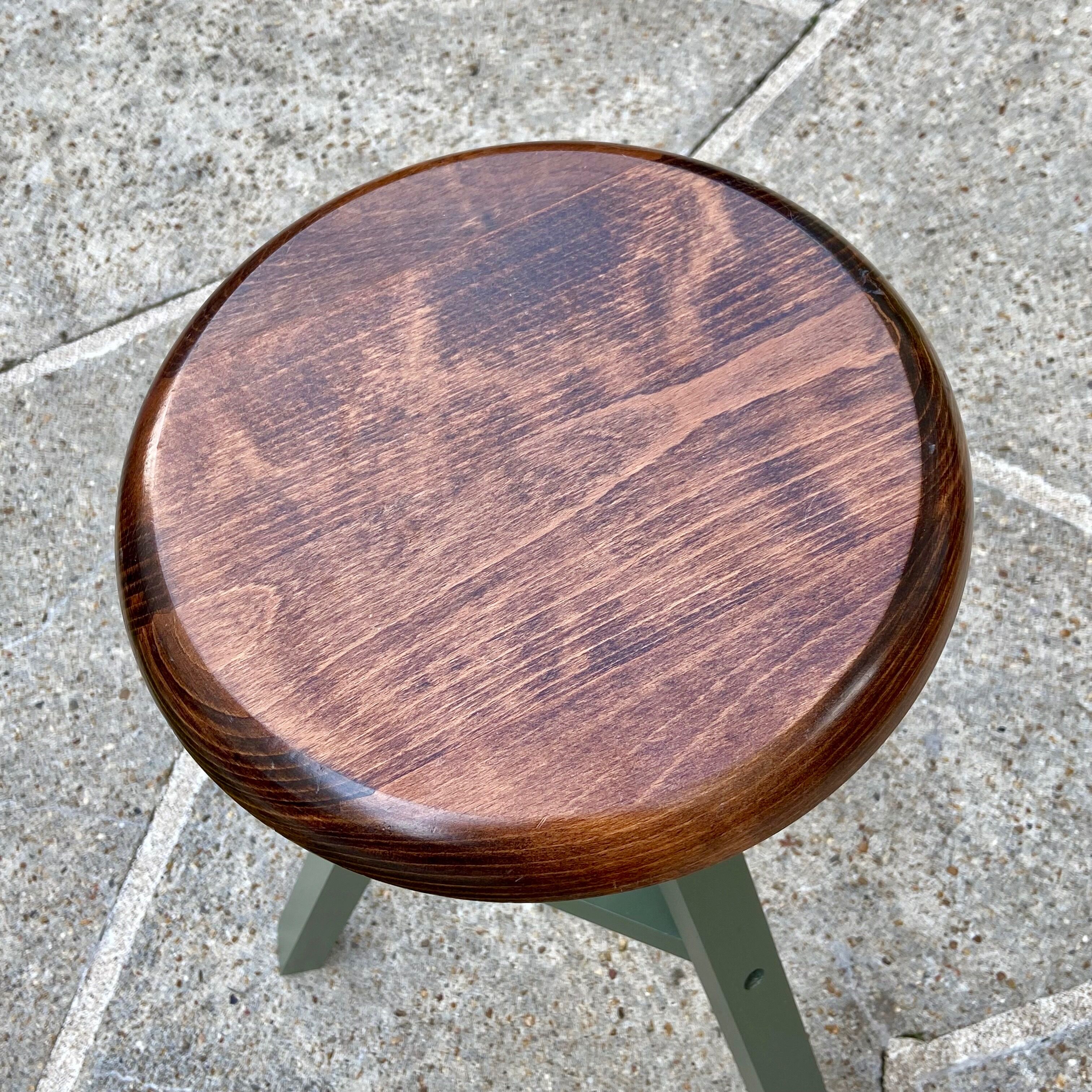 Screw workshop stool