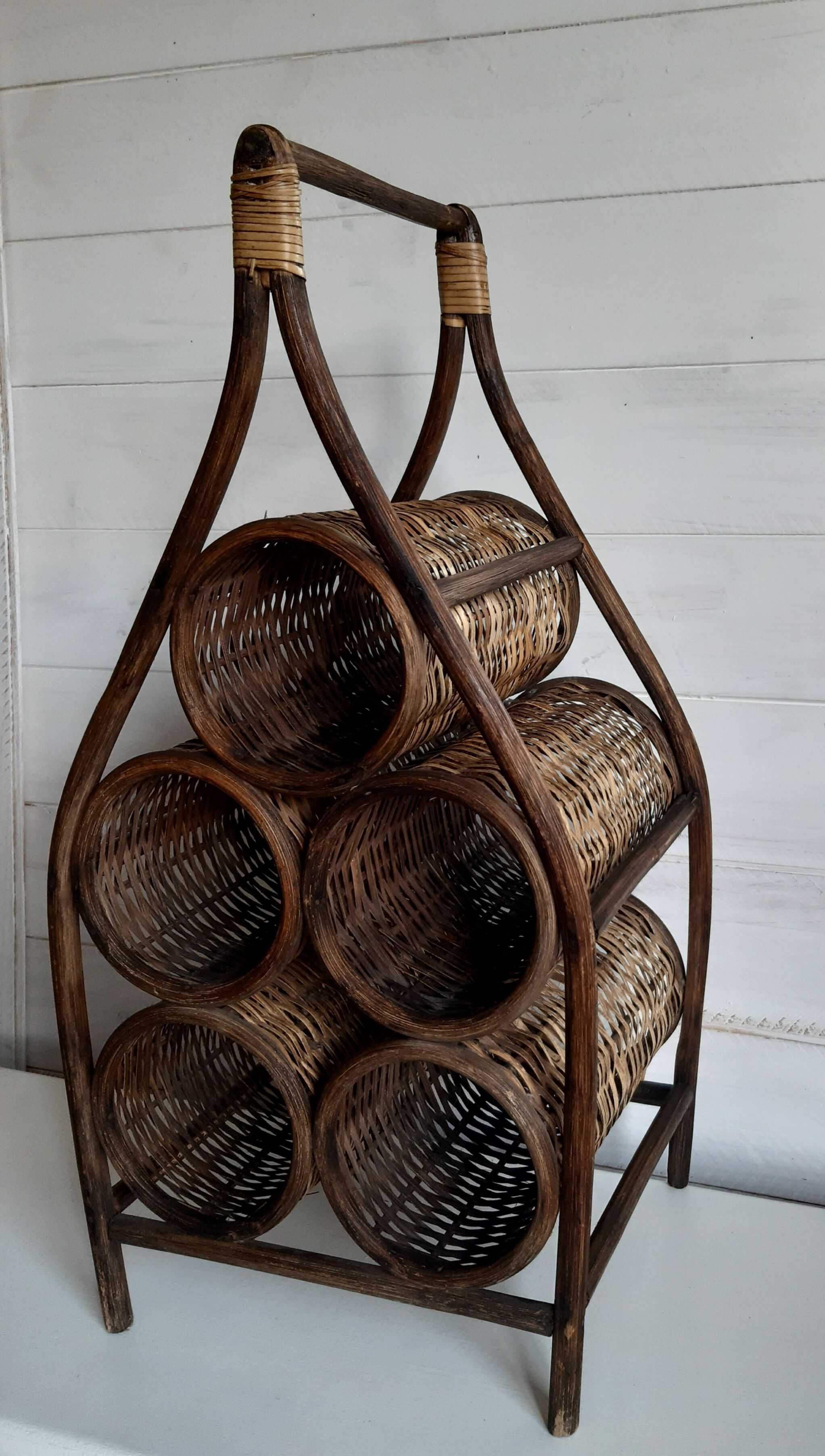 Porte bouteilles osier et rotin