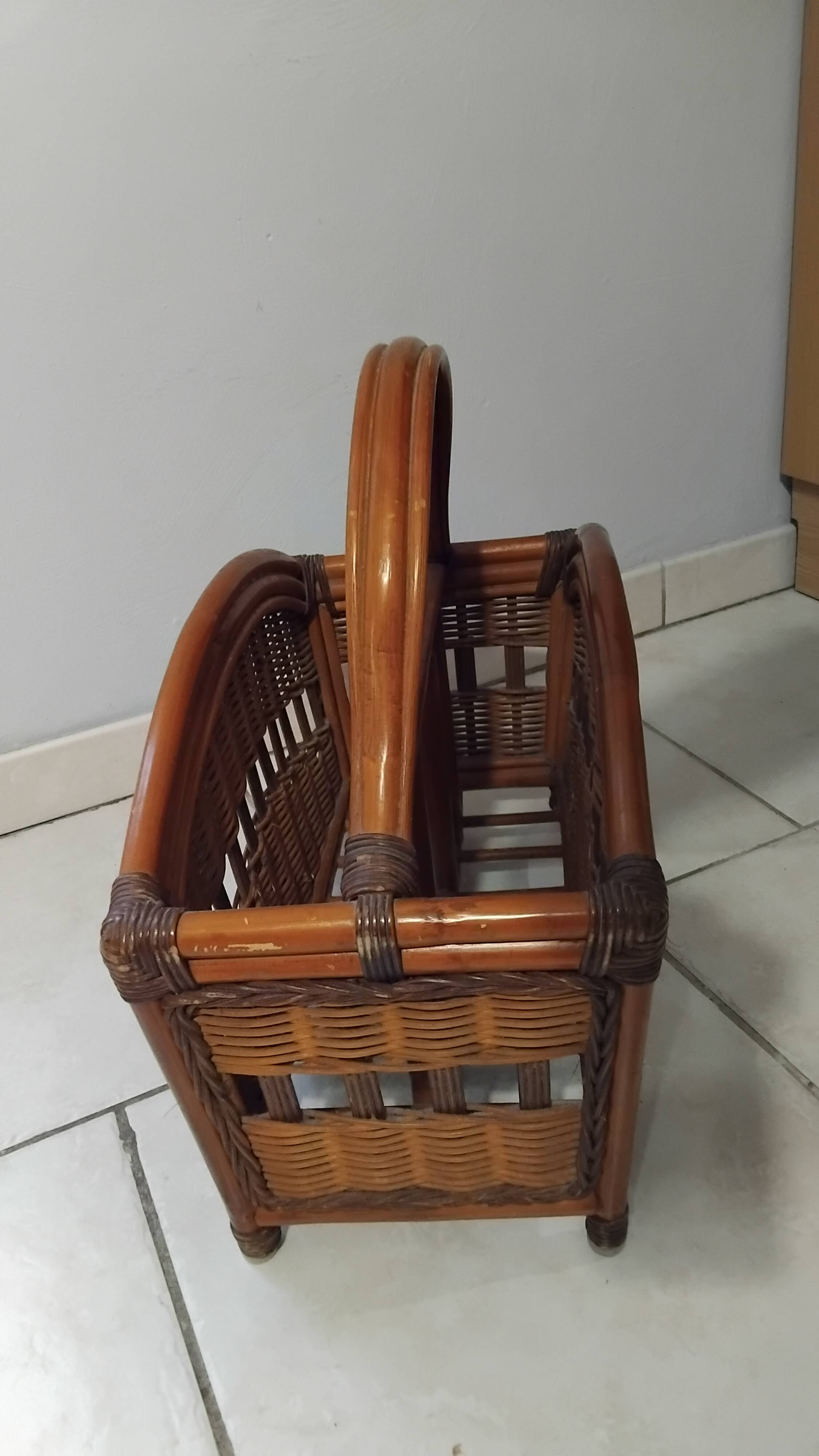 Porte-revue vintage en bambou, bois et rotin