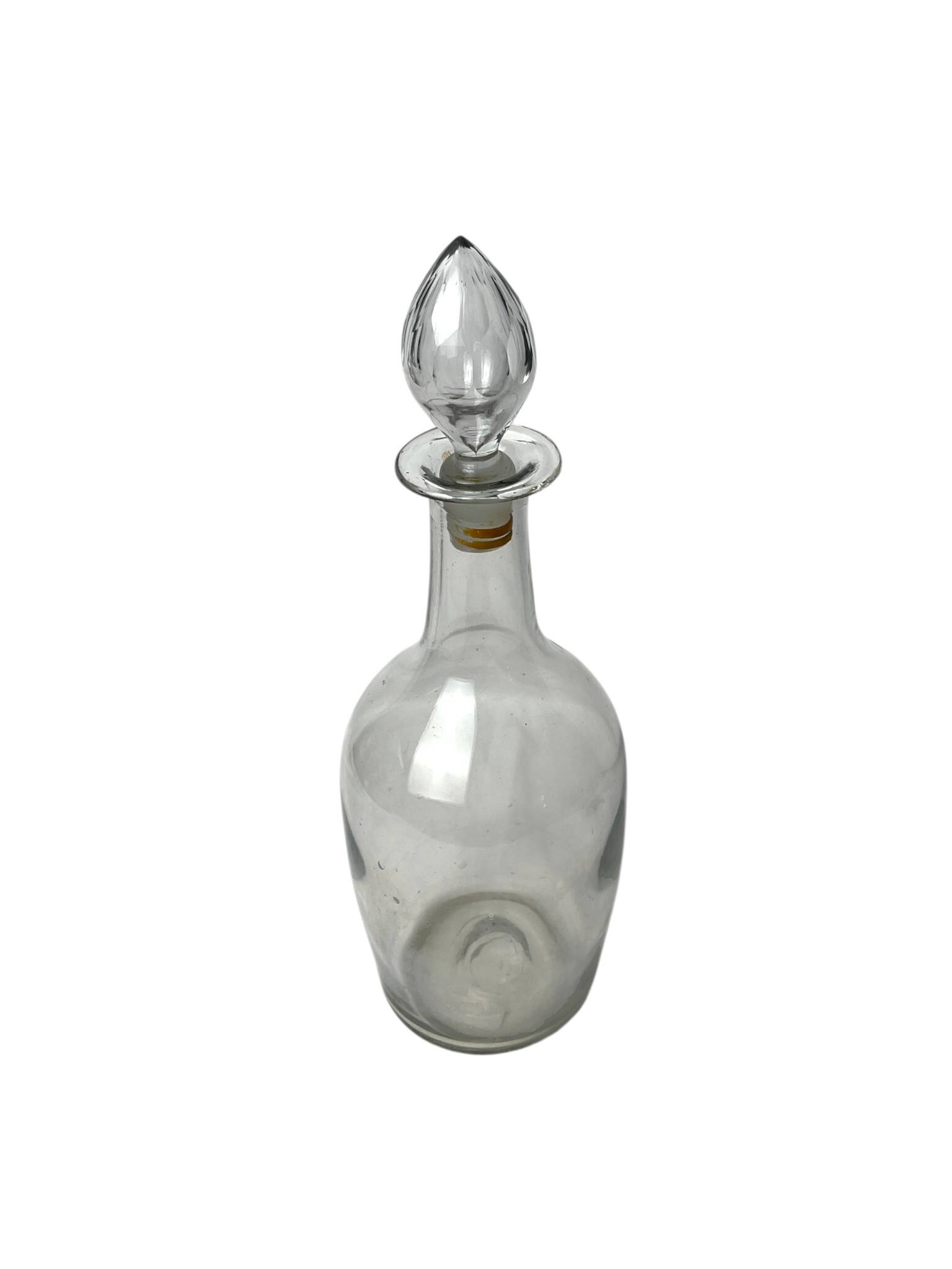 Tableware, large bottle carafe with stopper from the 19th century.
