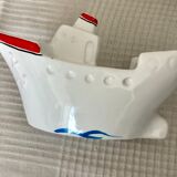 Empty boat pocket