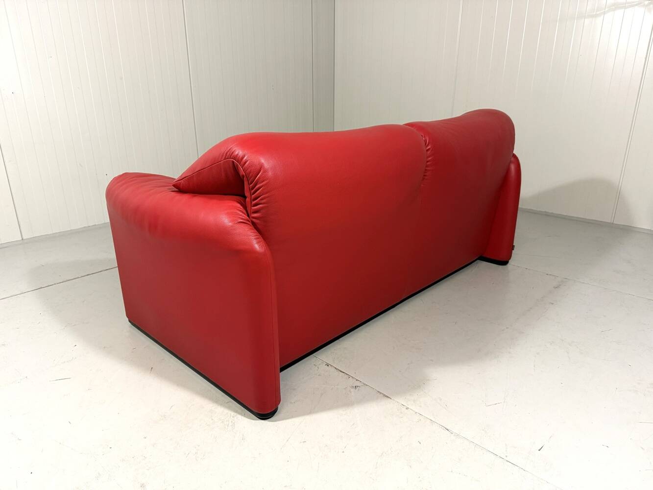 Vico Magistretti red leather Maralunga sofa Cassina