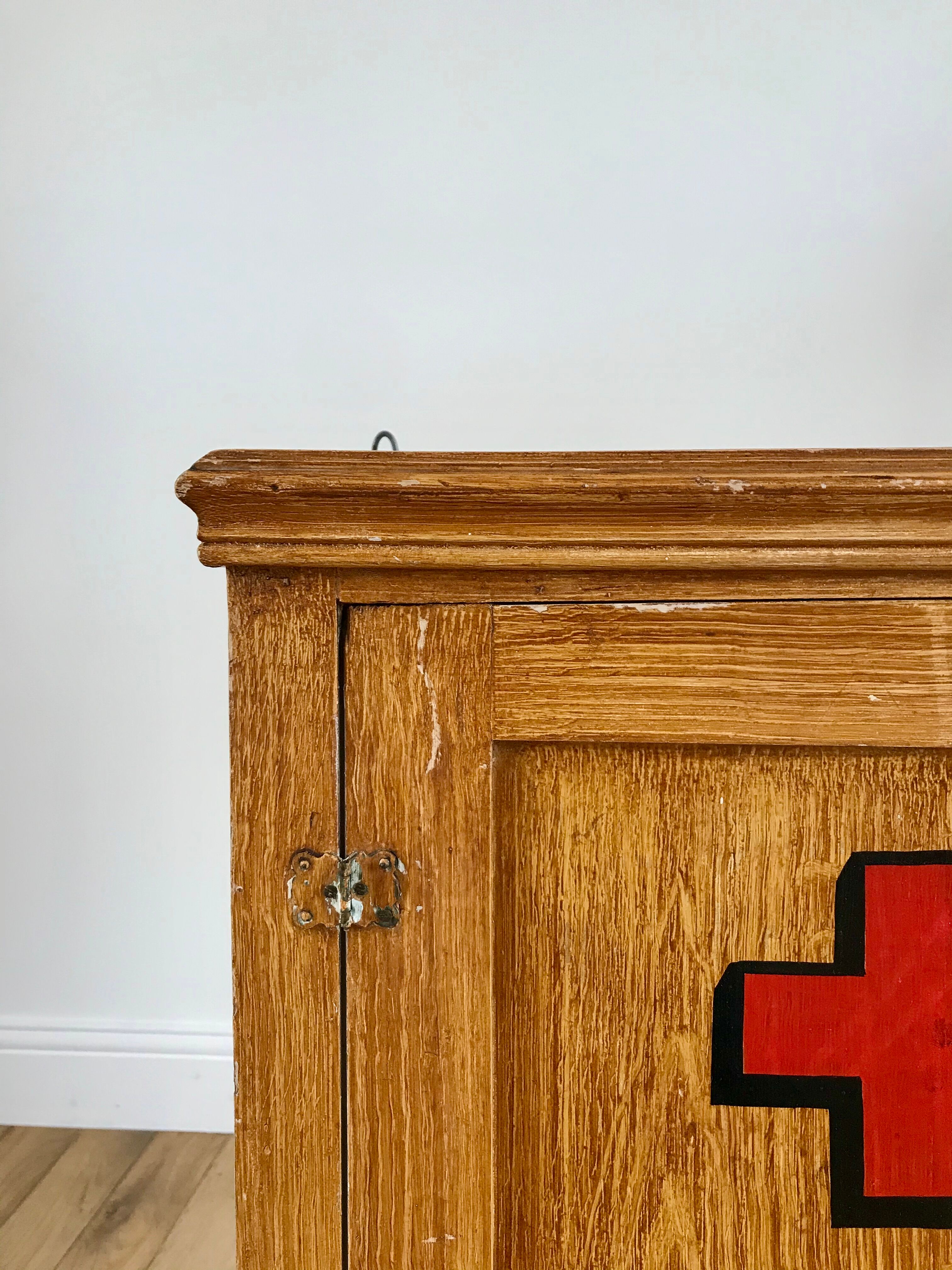 Wall Shelf / Medicine Cabinet Vintage 50s