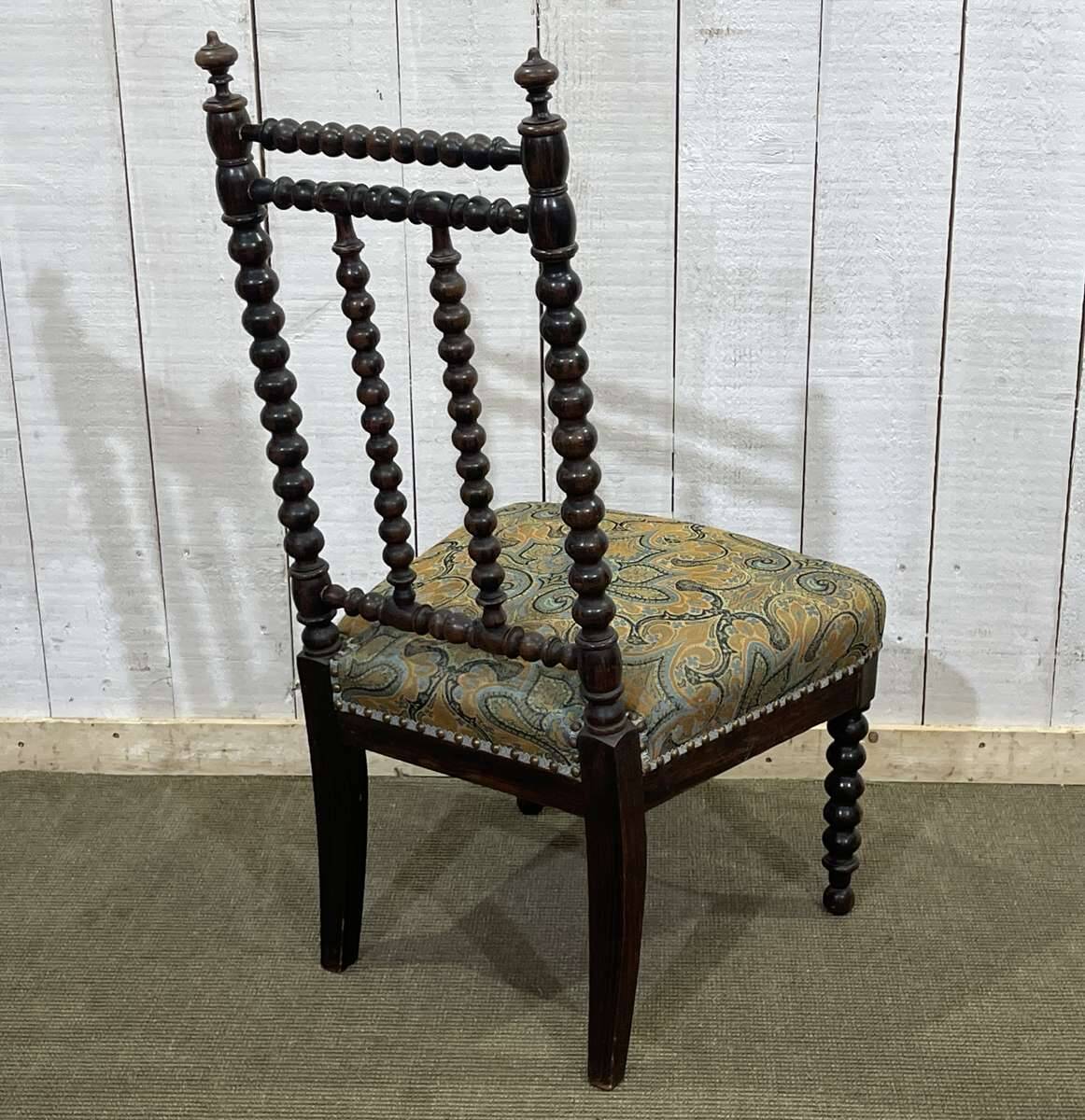 Chair in turned wood and rosewood veneer, early 20th century
