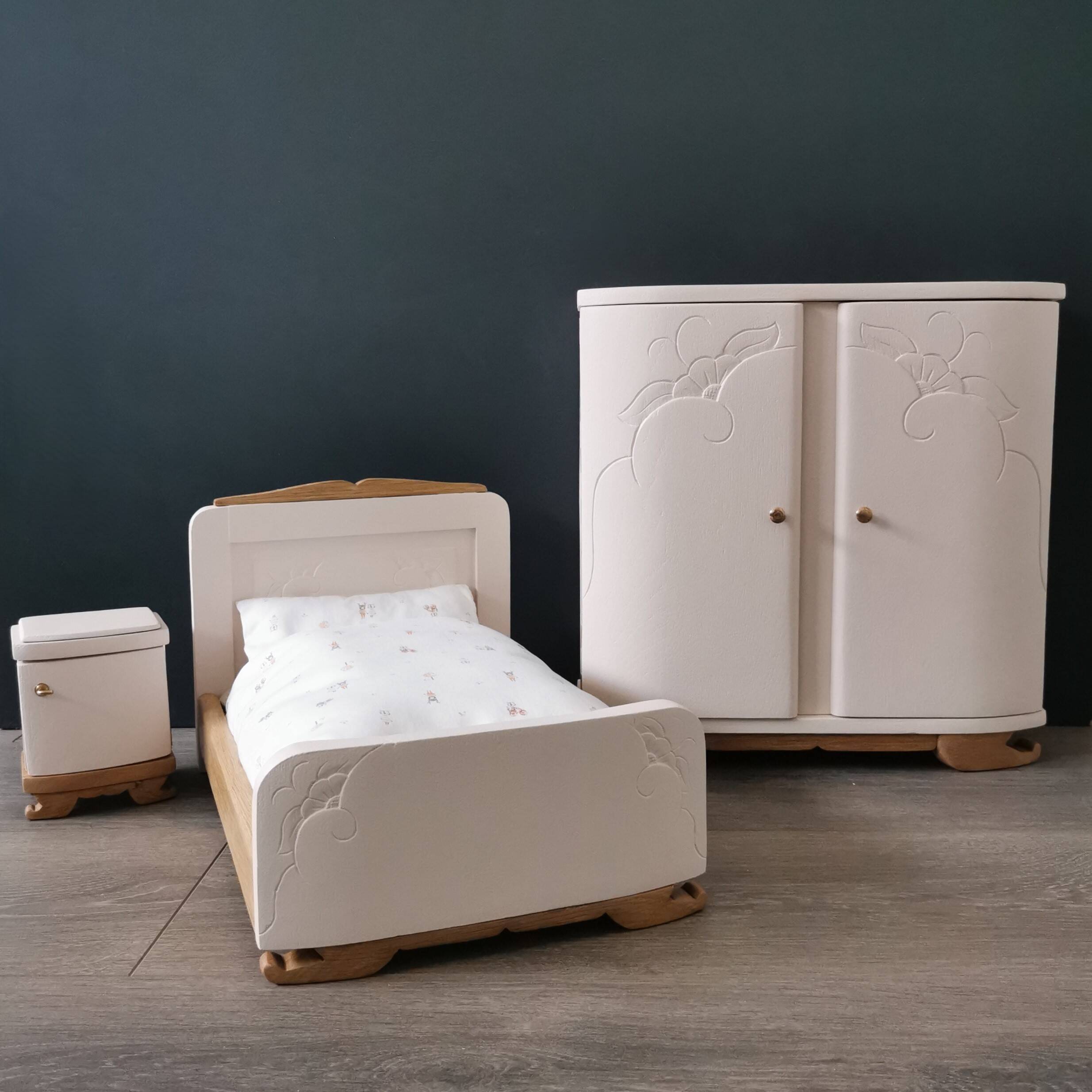 Art Deco doll's room