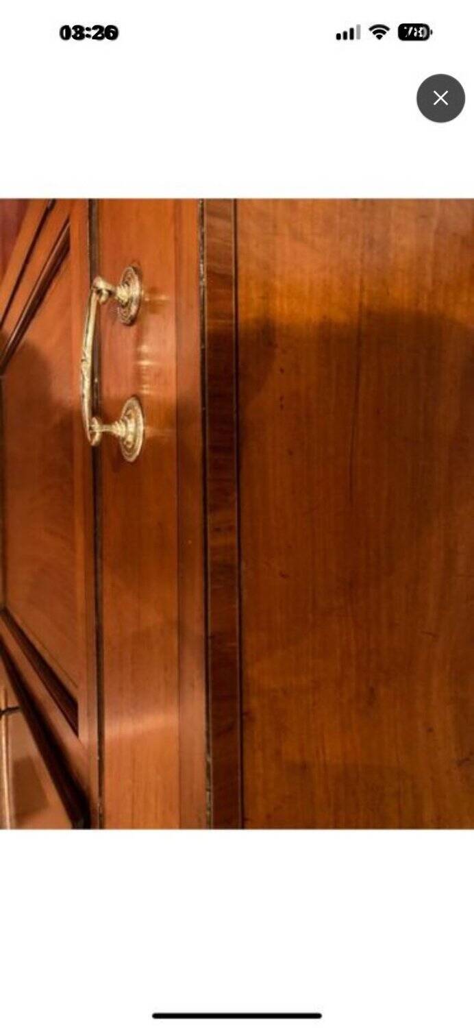 Élégant buffet vitrine de style Directoire en fruitier, début XIXe siècle