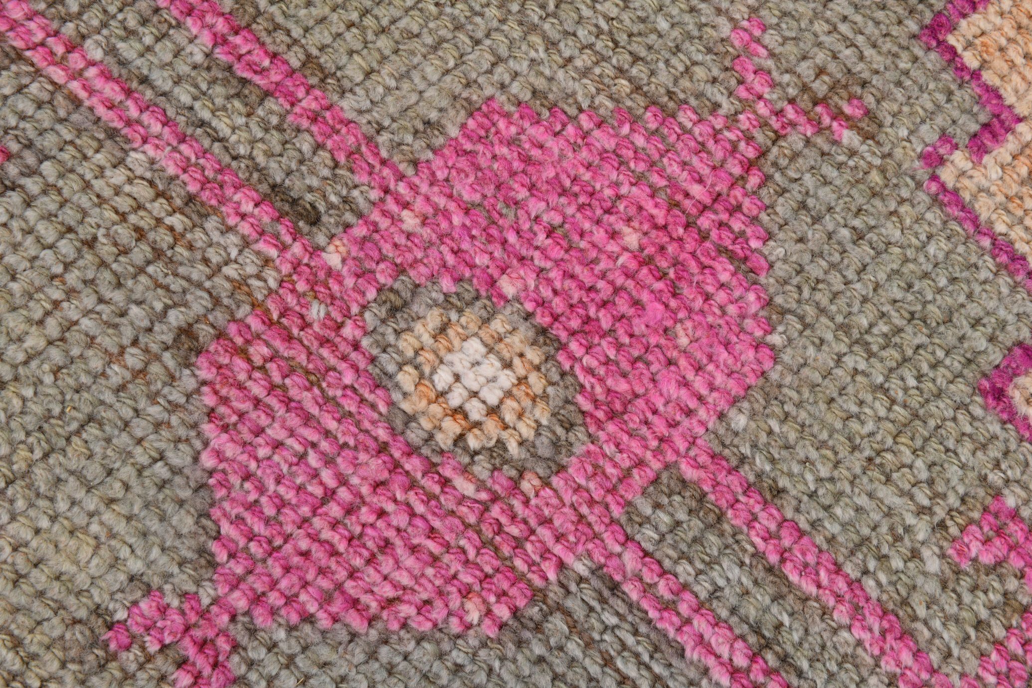 Neutral color handmade runner rug 317x87cm