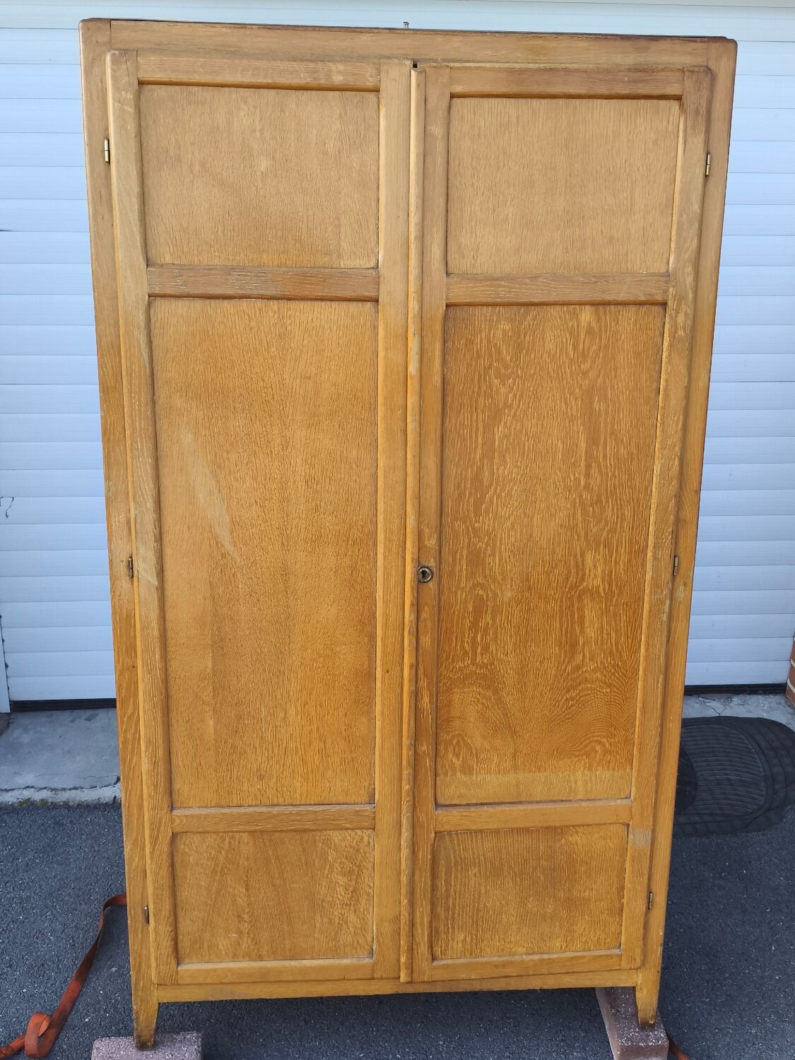 Armoire parisienne vintage
