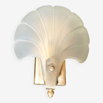 Shell wall lamp