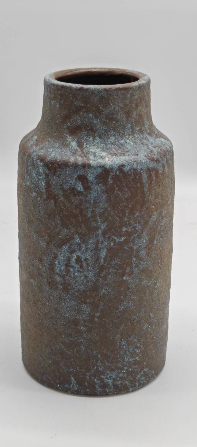 Vase en grès brutaliste à l'email poudré bleu