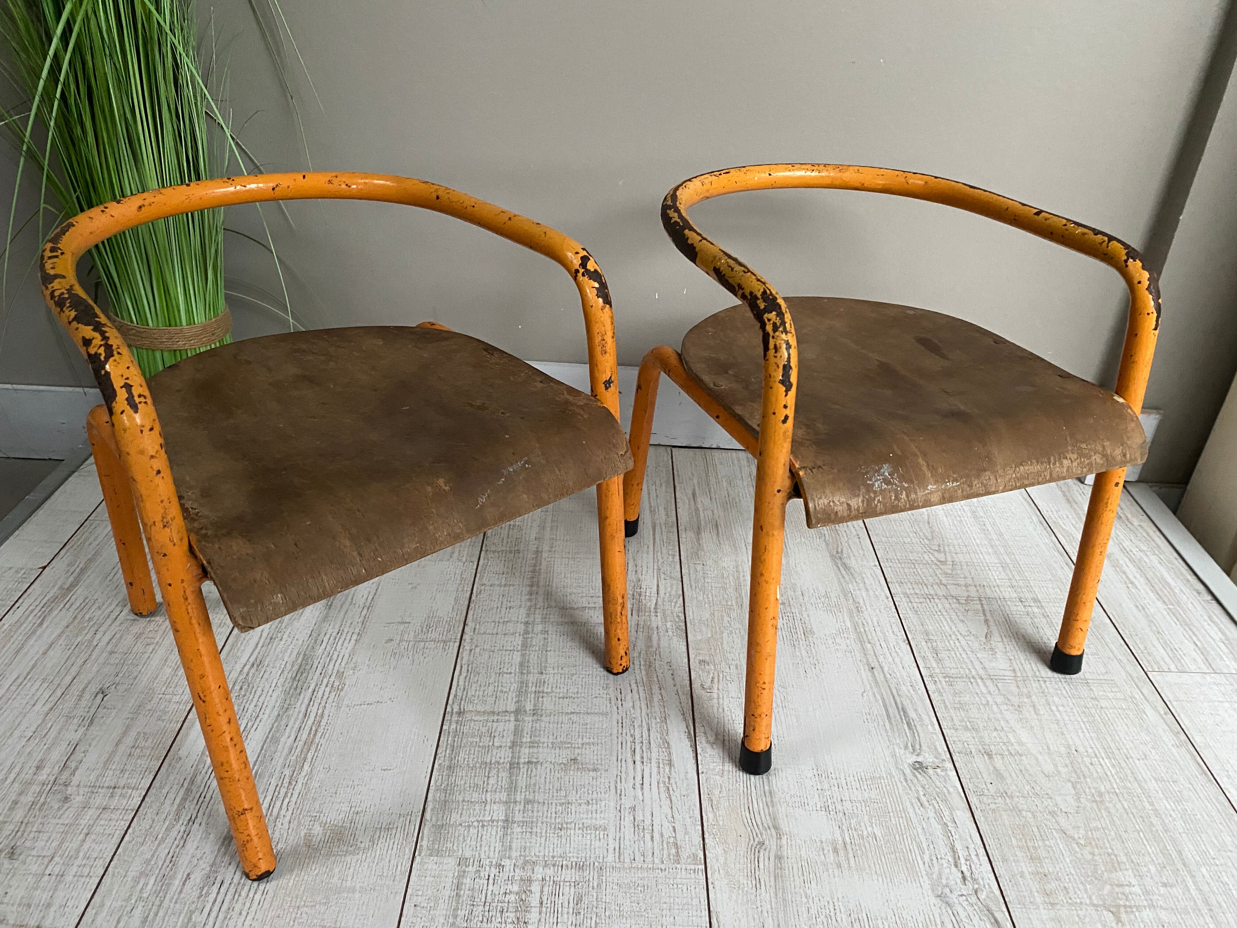 Chaise d'école maternelle