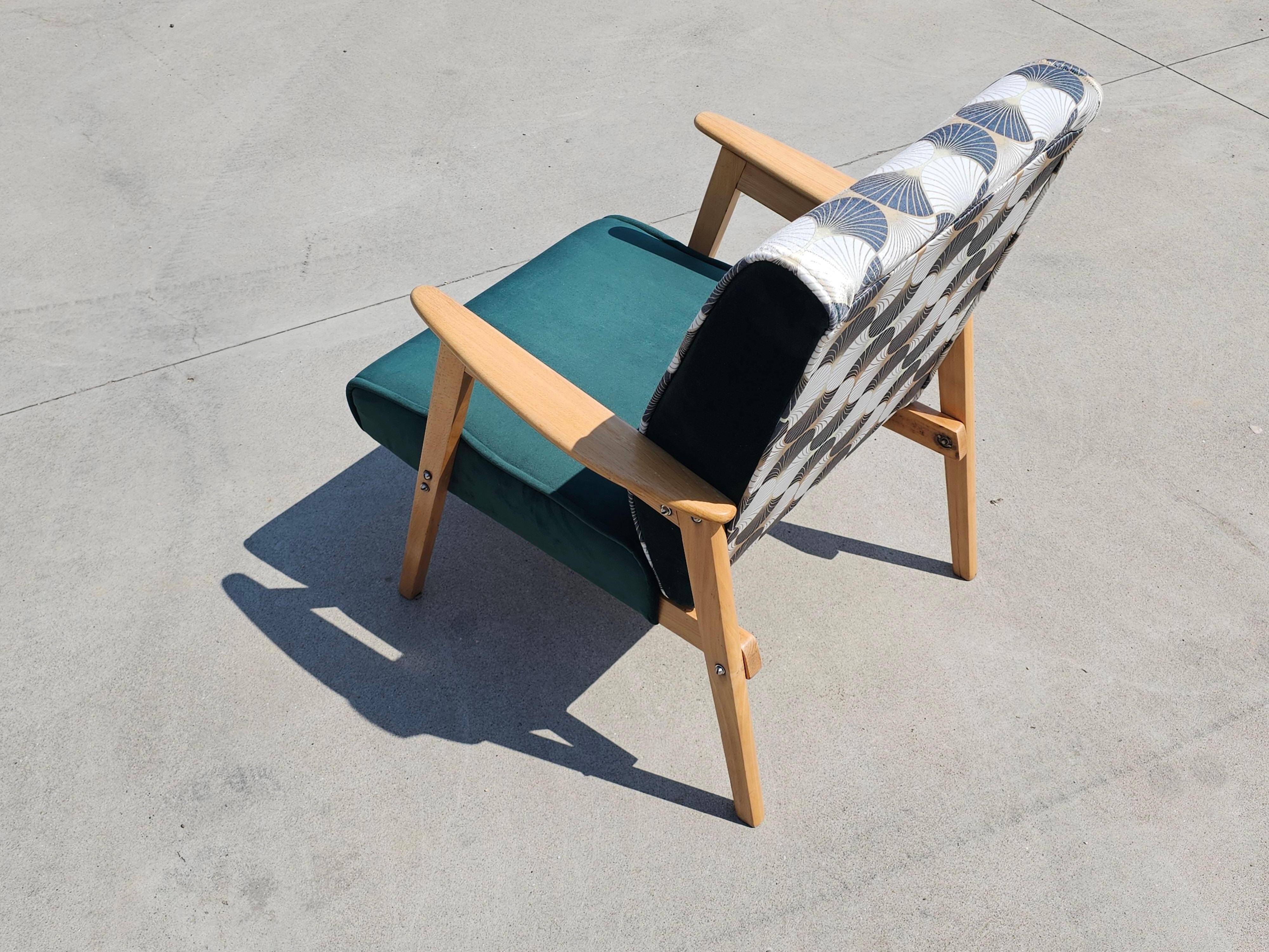 Paire de fauteuils Mid-Century Modern retapissés années 1960