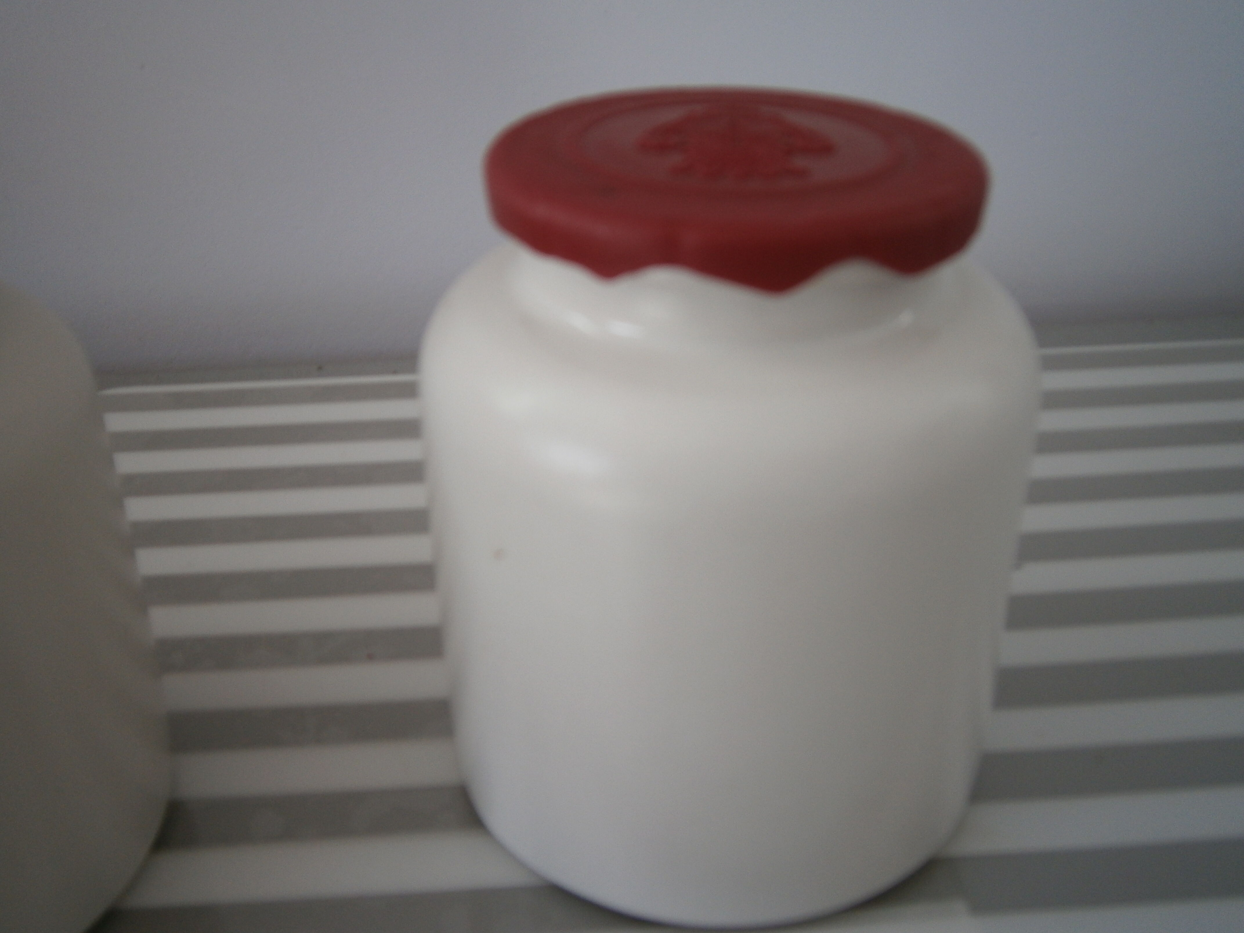 Set of two sandstone pots