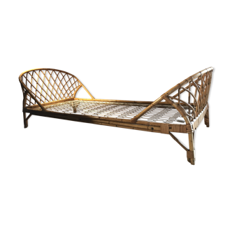 Rattan bed