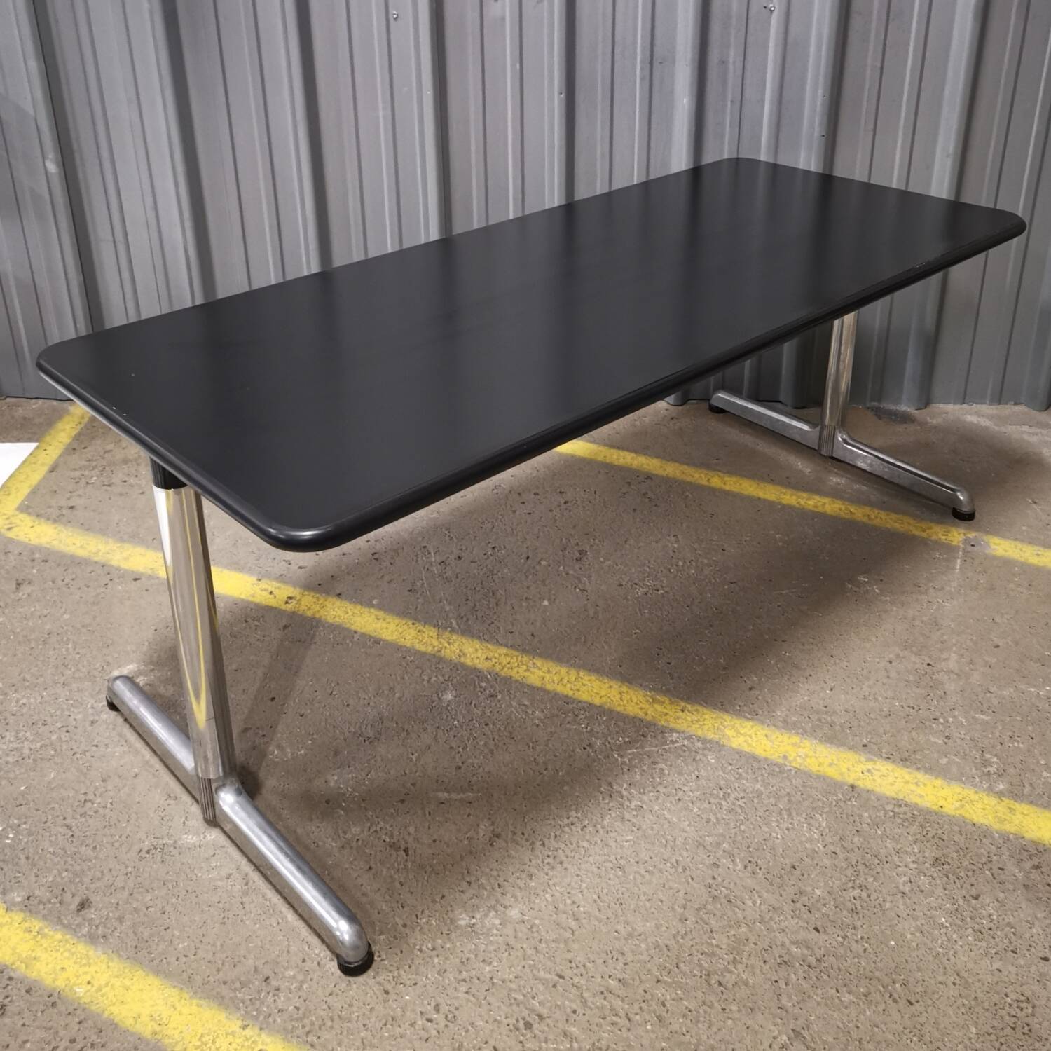 Large Anonima Castelli table, 1970