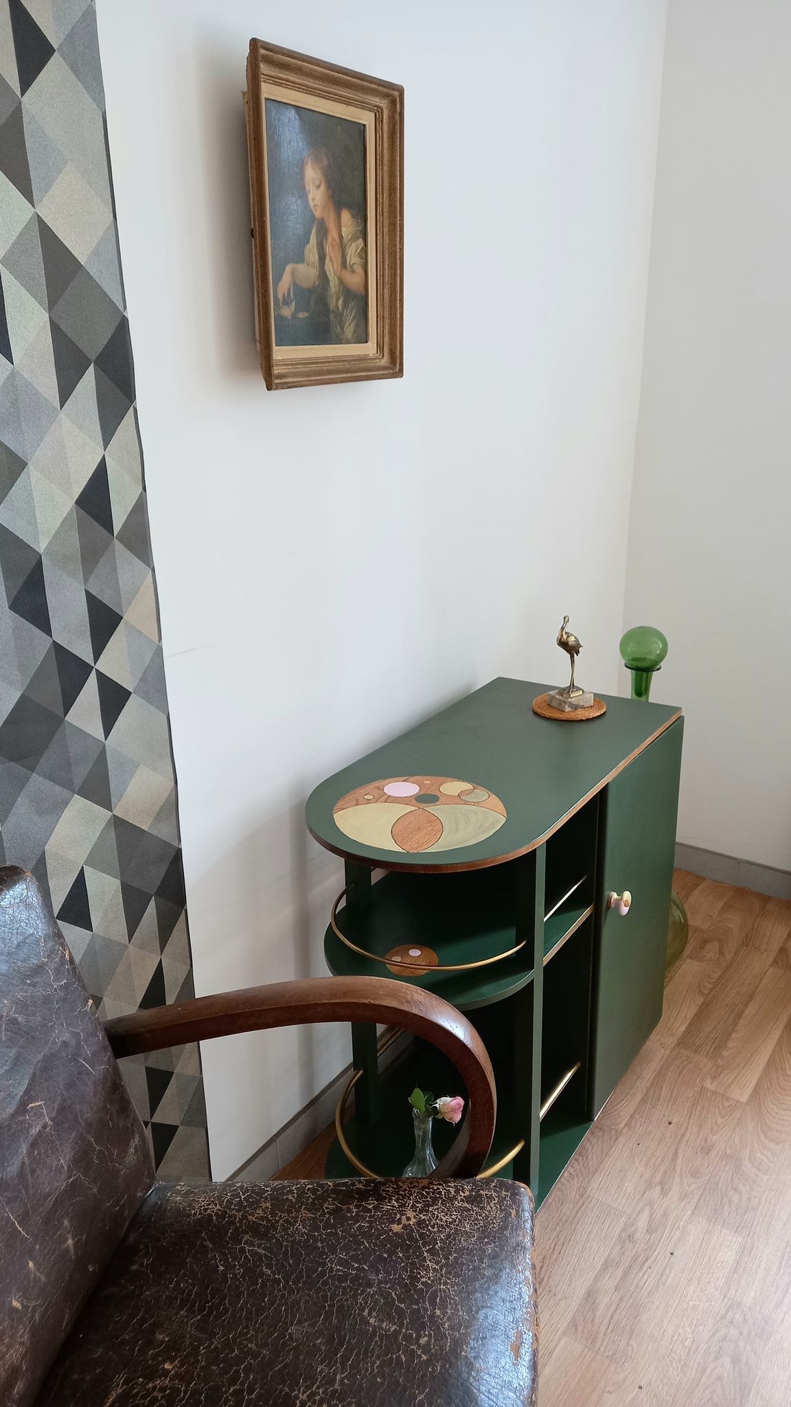 Mini artdeco bar on roulette