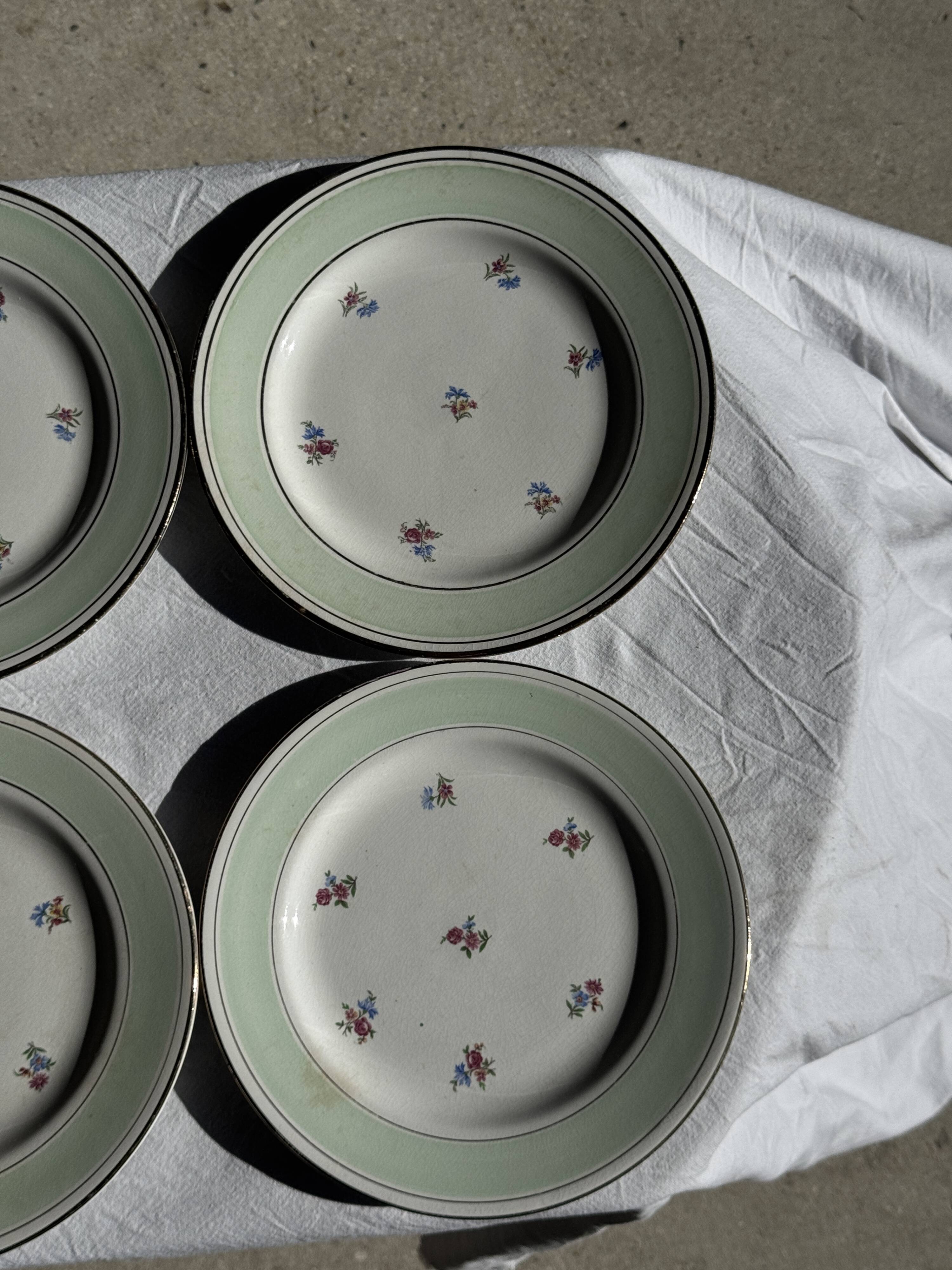 Set of 15 vintage turquoise dinner plates with gold trim and pink flowers D23.