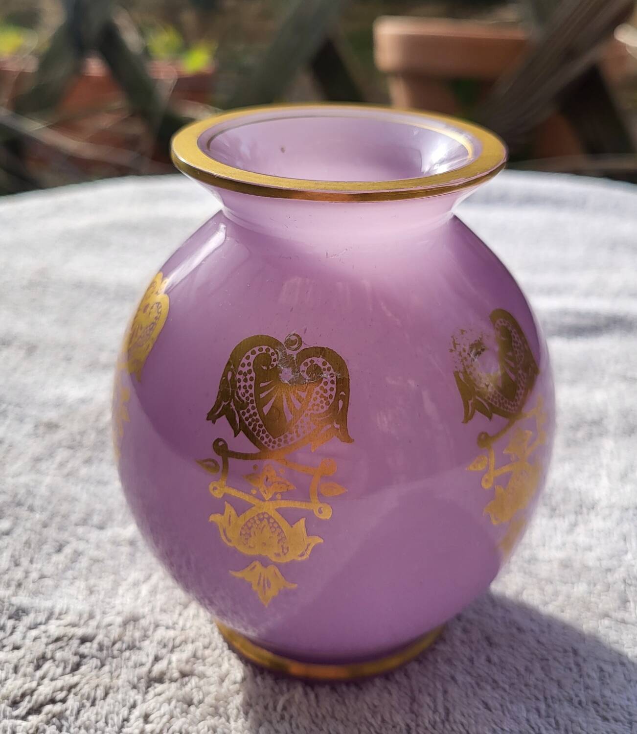 “Agate” ball vase from Baccarat