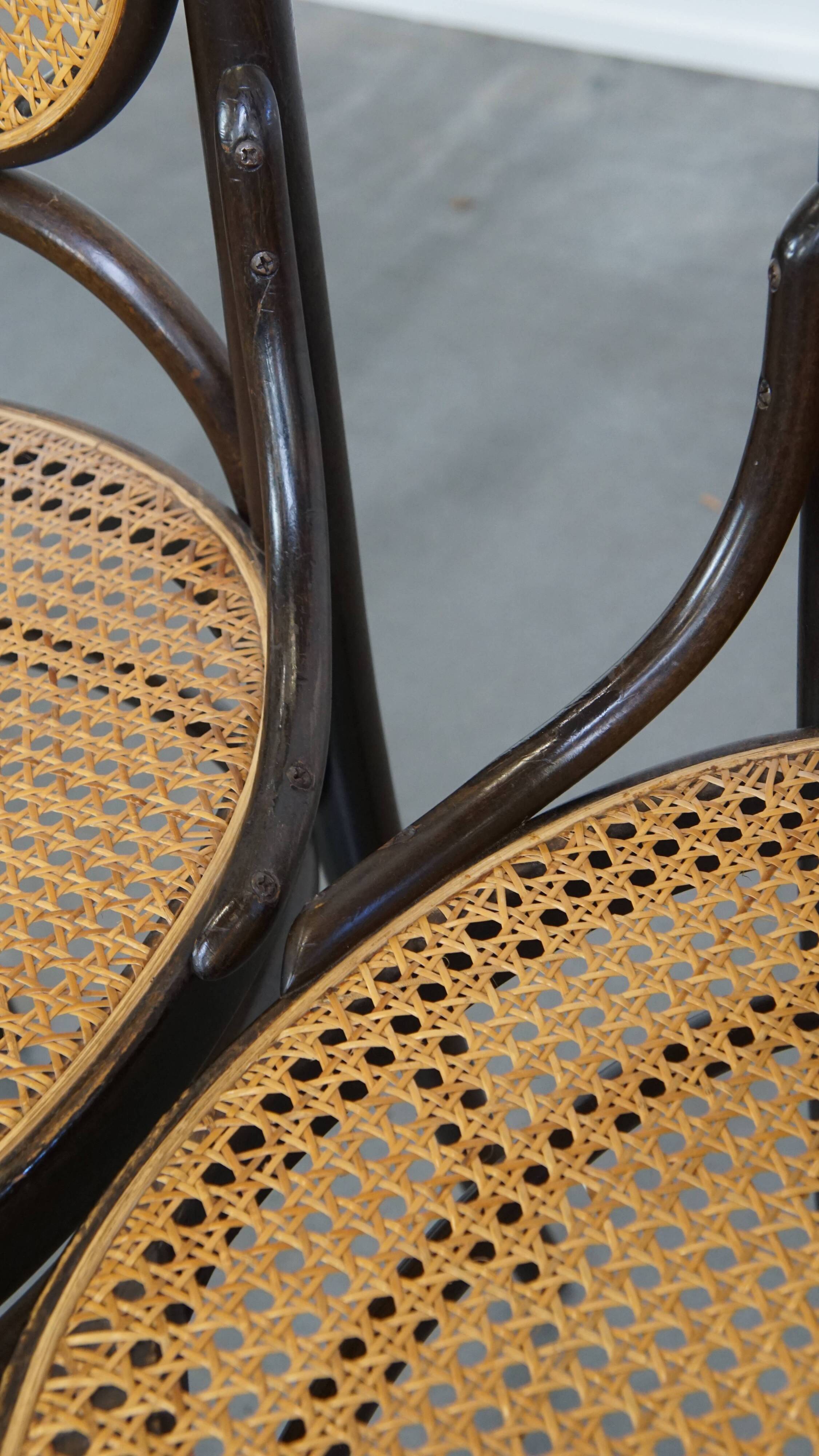Lot de 4 chaises hautes vintage en bois courbé « Long John » de Thonet