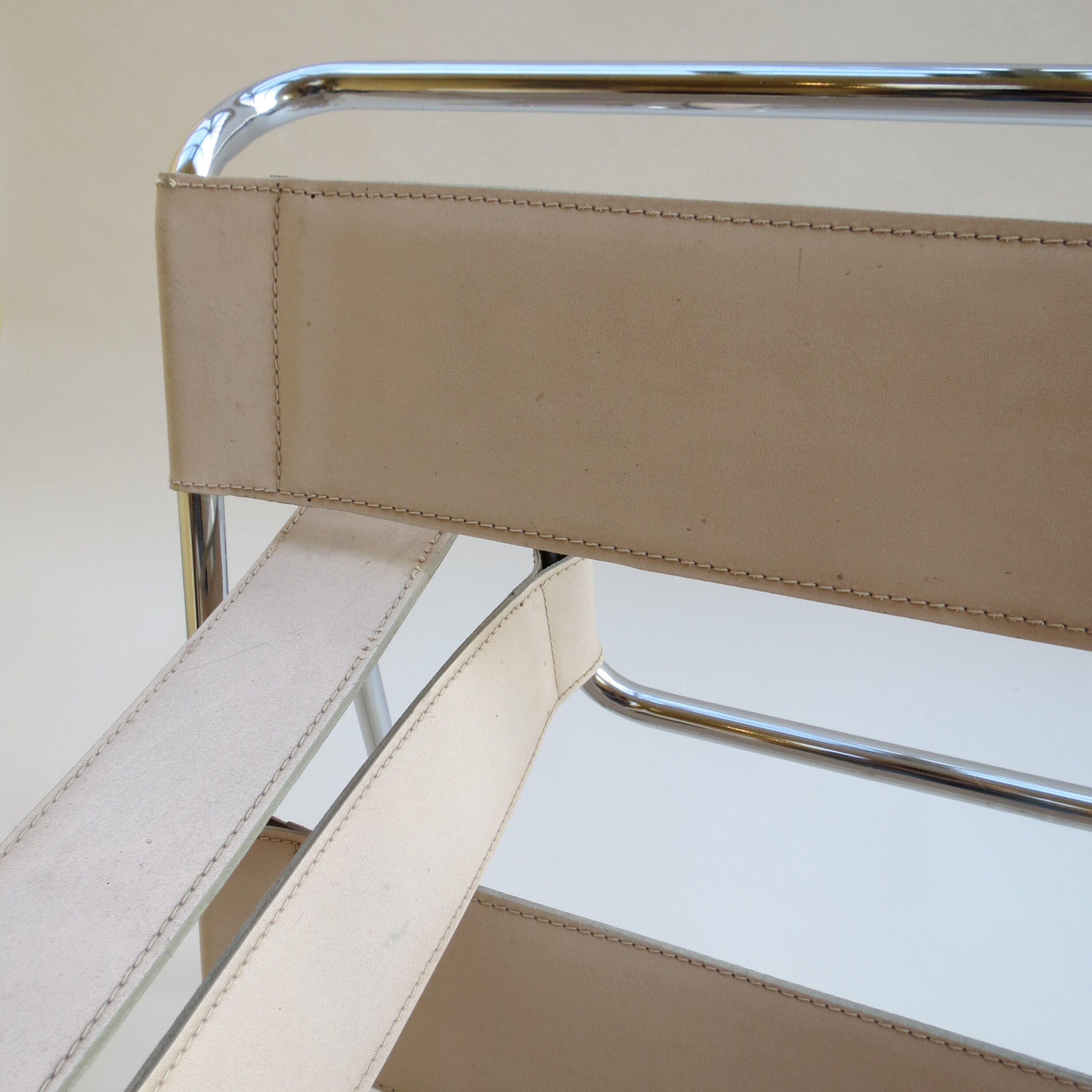 Fauteuil Wassily en cuir couleur crème de Marcel Breuer pour Gavina, Italie Bauhaus