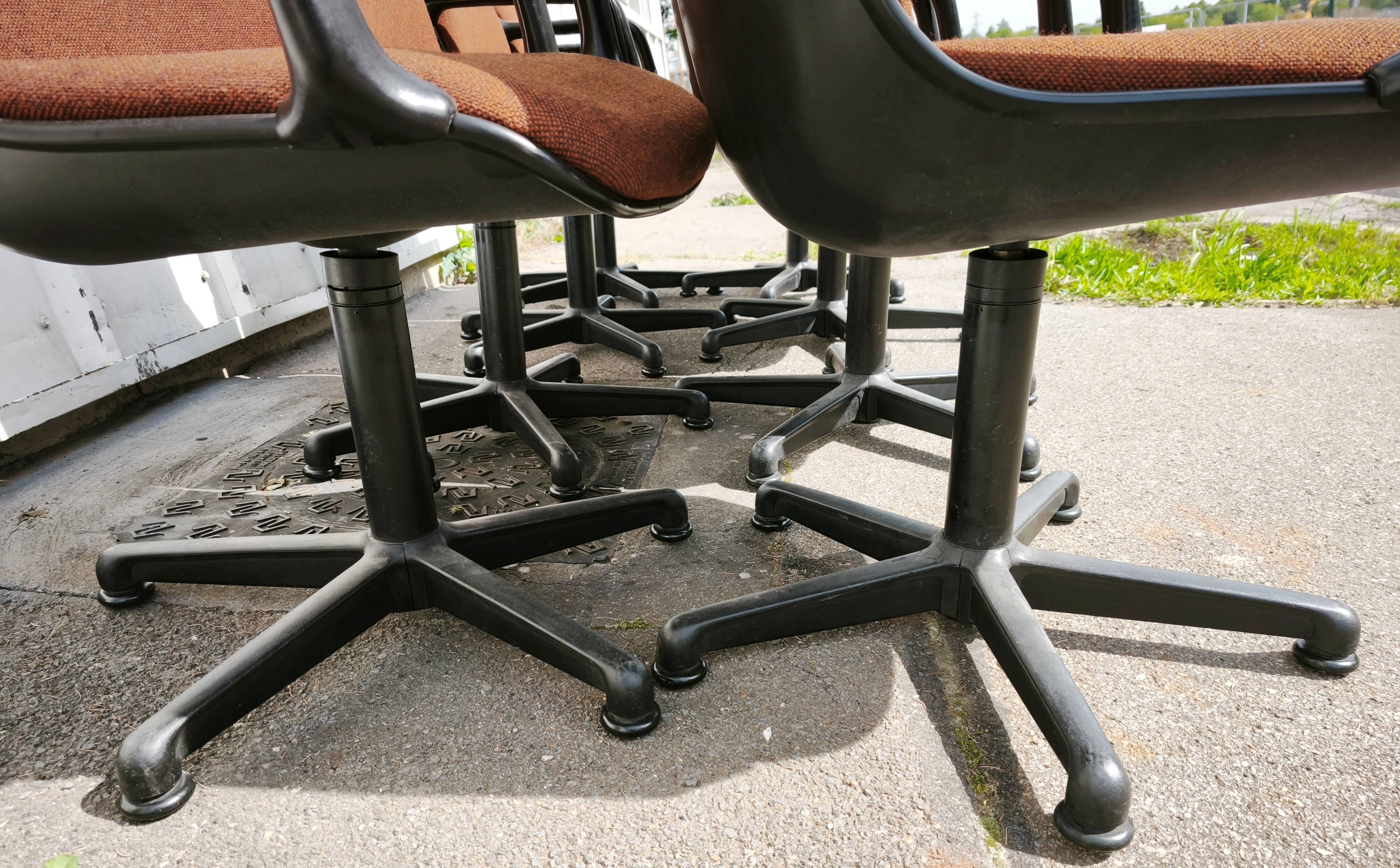 Suite de 8 fauteuil de bureau Comforto