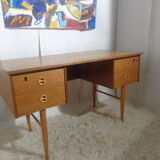 Scandinavian desk 60